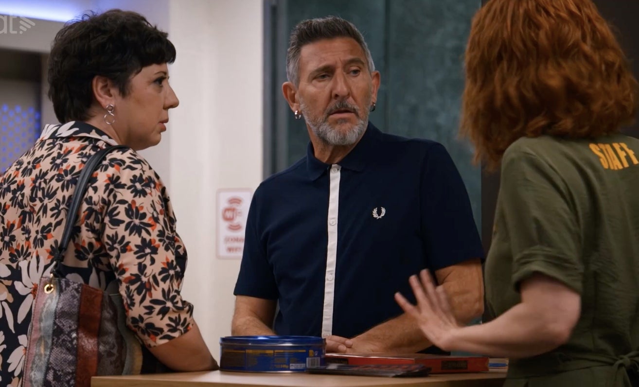 L'Eva, el Jordi i la Gina es barallen per l'apartament de s'Agaró a 'Com si fos ahir' | 3Cat