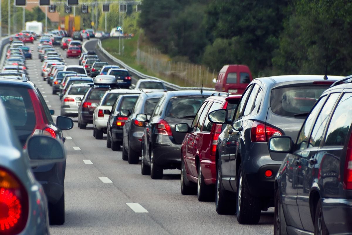 Imatge de cotxes a la carretera / Servimedia