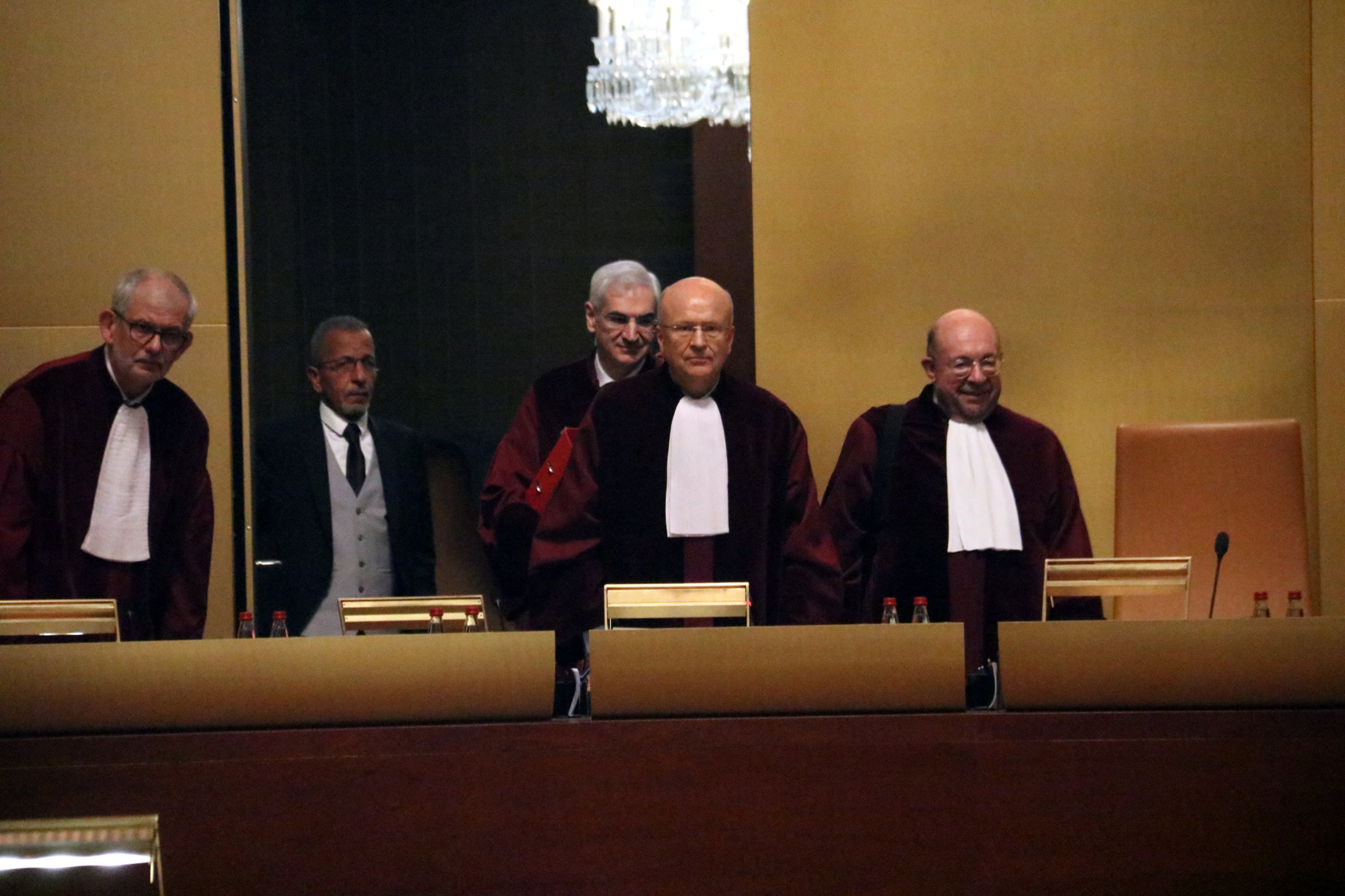 Els jutges Jeroen Lenaerts, Thomas von Danwitz, François Biltgen i Constantinos Lycourgos en la vista per les prejudicials de l'Audiència Nacional sobre l'aplicació de la llei d'amnistia en el cas de terrorisme dels CDR.

Data de publicació: dimarts 15 de juliol del 2025, 15:27

Localització: Luxemburg 

Autor: Natàlia Segura 
