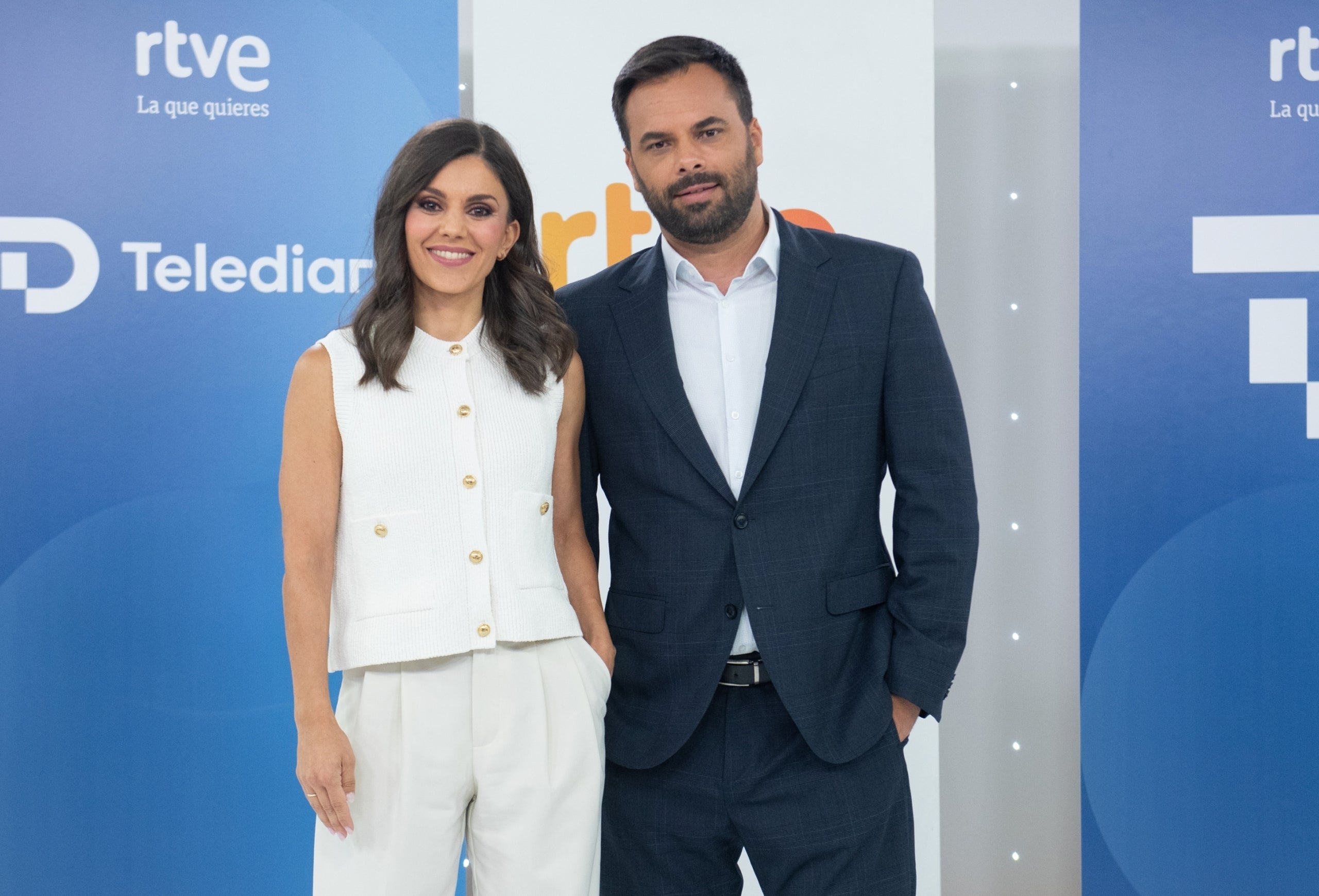 Álex Barreiro i Lorena Baeza presentaran el 'Telediario Matinal' | Europa Press