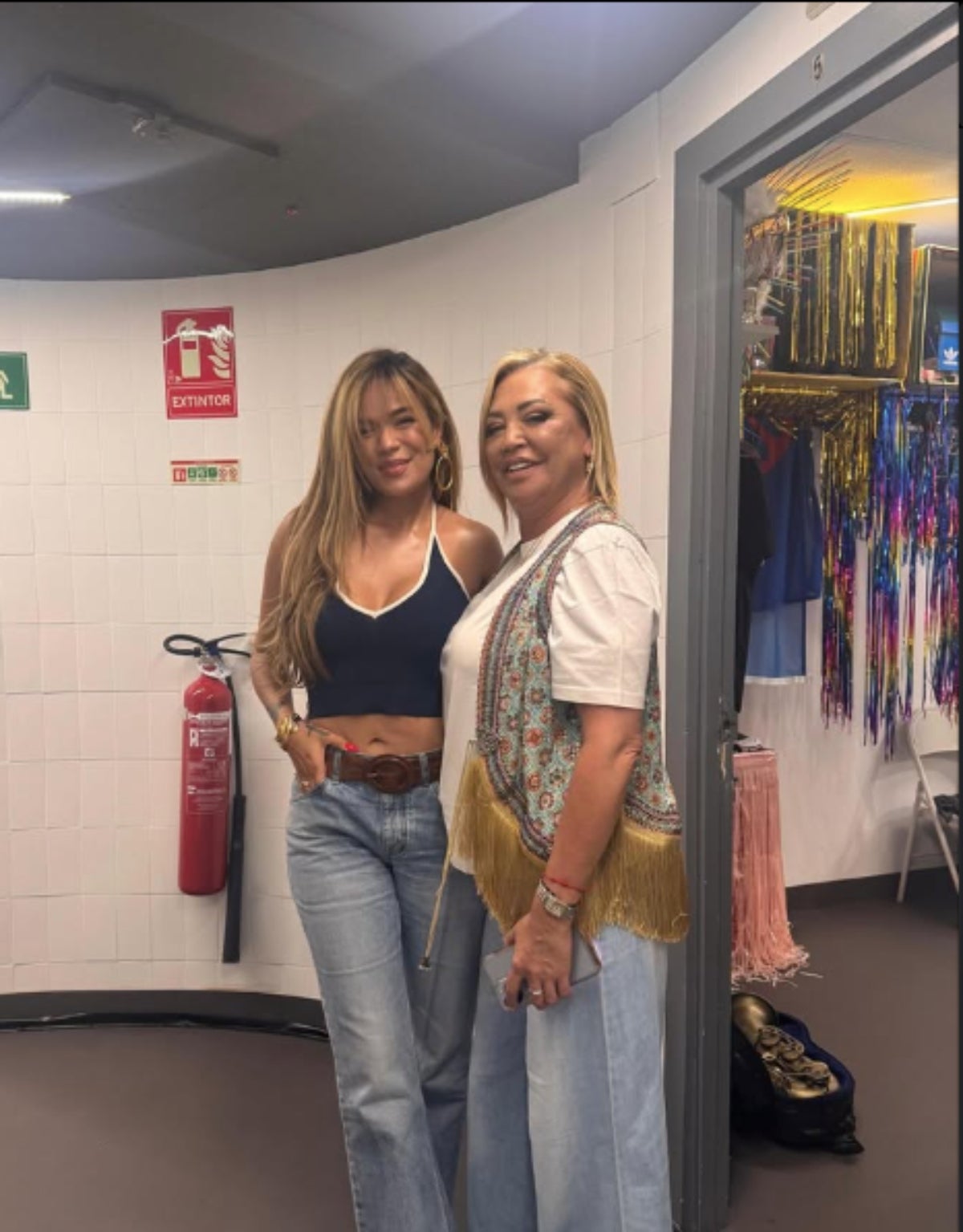 Belén Esteban es cola a 'La Revuelta' per conèixer Karol G | Instagram