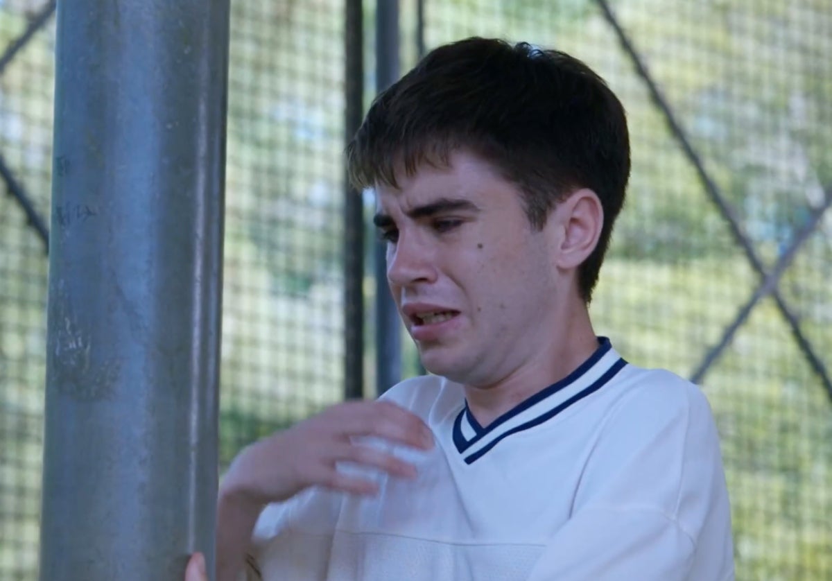 El Joel es fa mal per intentar ensorrar el seu pare a 'Com si fos ahir' | 3Cat