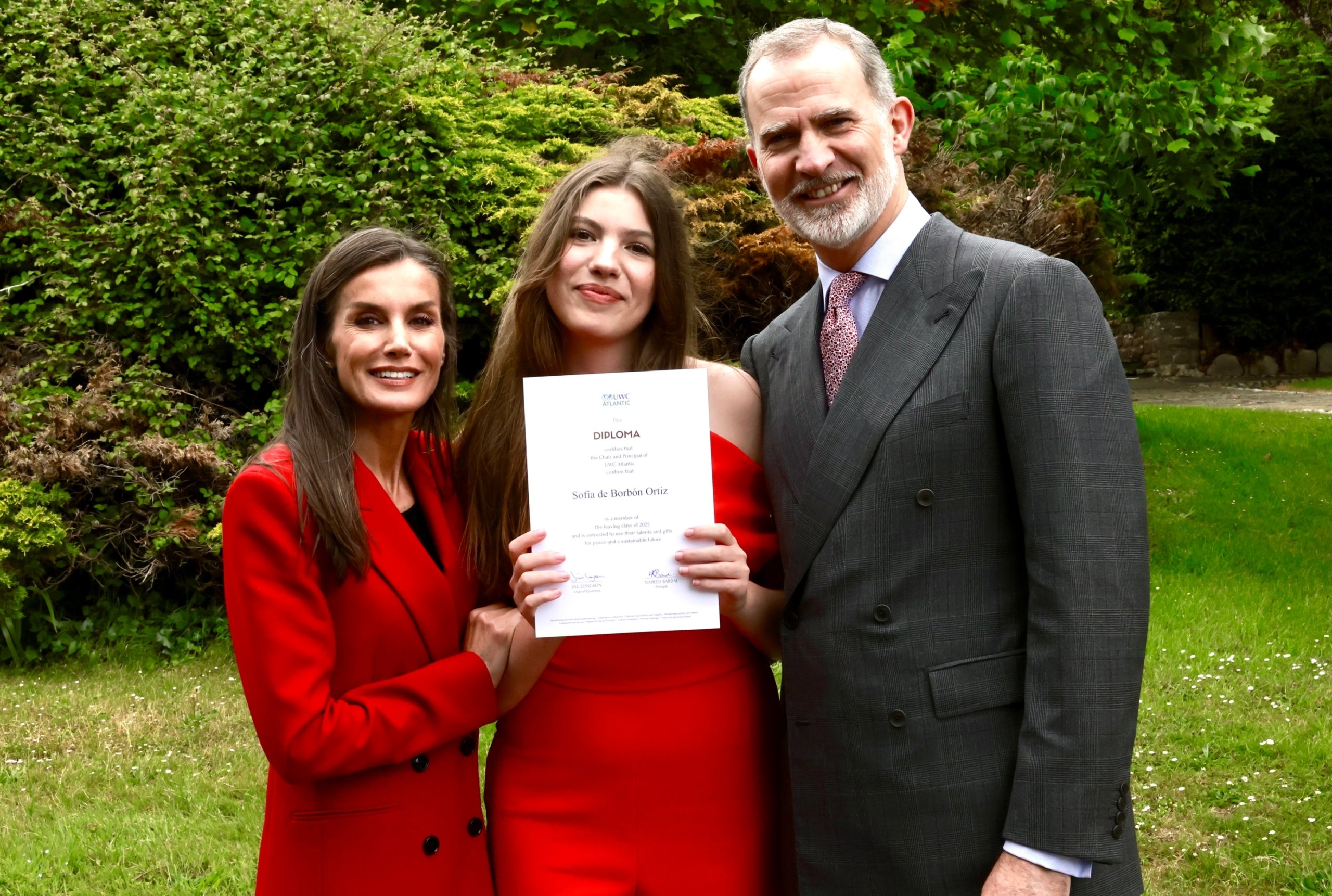 Letícia i Felip VI durant la graduació de Batxillerat de Sofia de Borbó a Gal·les | Europa Press