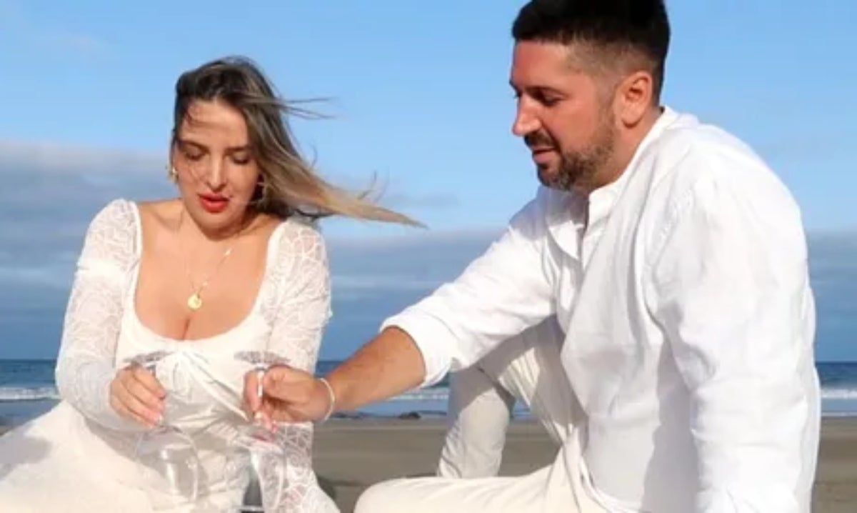 Patri i Lester de 'La isla de las tentaciones' en un 'reveal' per saber el sexe del seu segon bebè | Mediaset