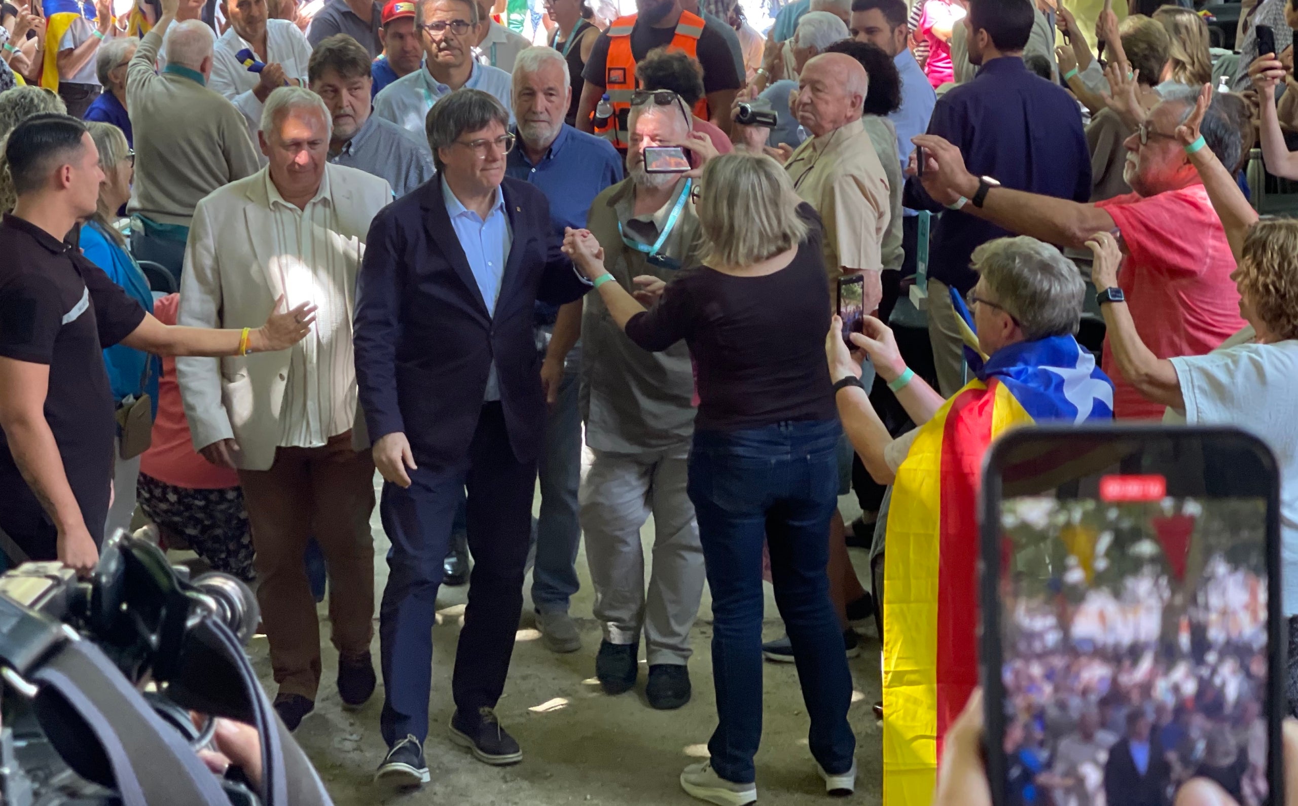 Carles Puigdemont, en arribar aquest migdia al míting de Prats de Molló/Ferriol Sallés
