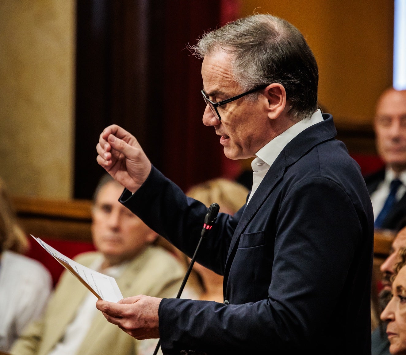 El portaveu d'ERC, Josep Maria Jové, un dels que sempre llegeix/Parlament