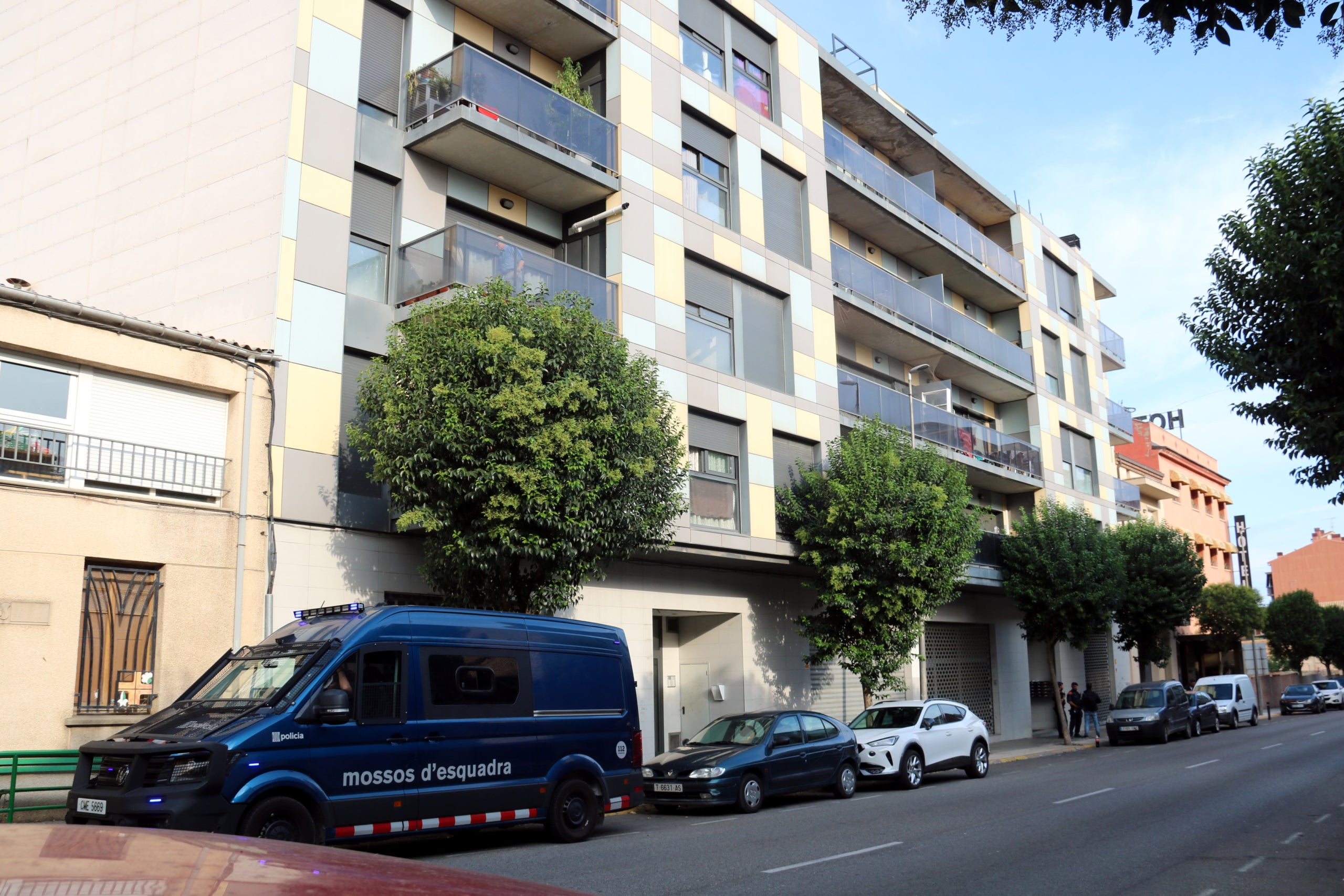 El edificio de Tàrrega relacionado con el crimen en el que ha muerto un joven de 18 años / ACN