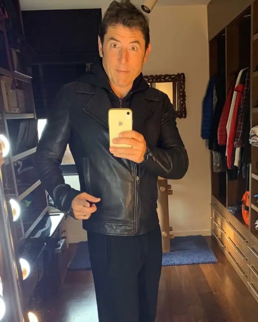Así es el vestidor que tiene en casa - Instagram