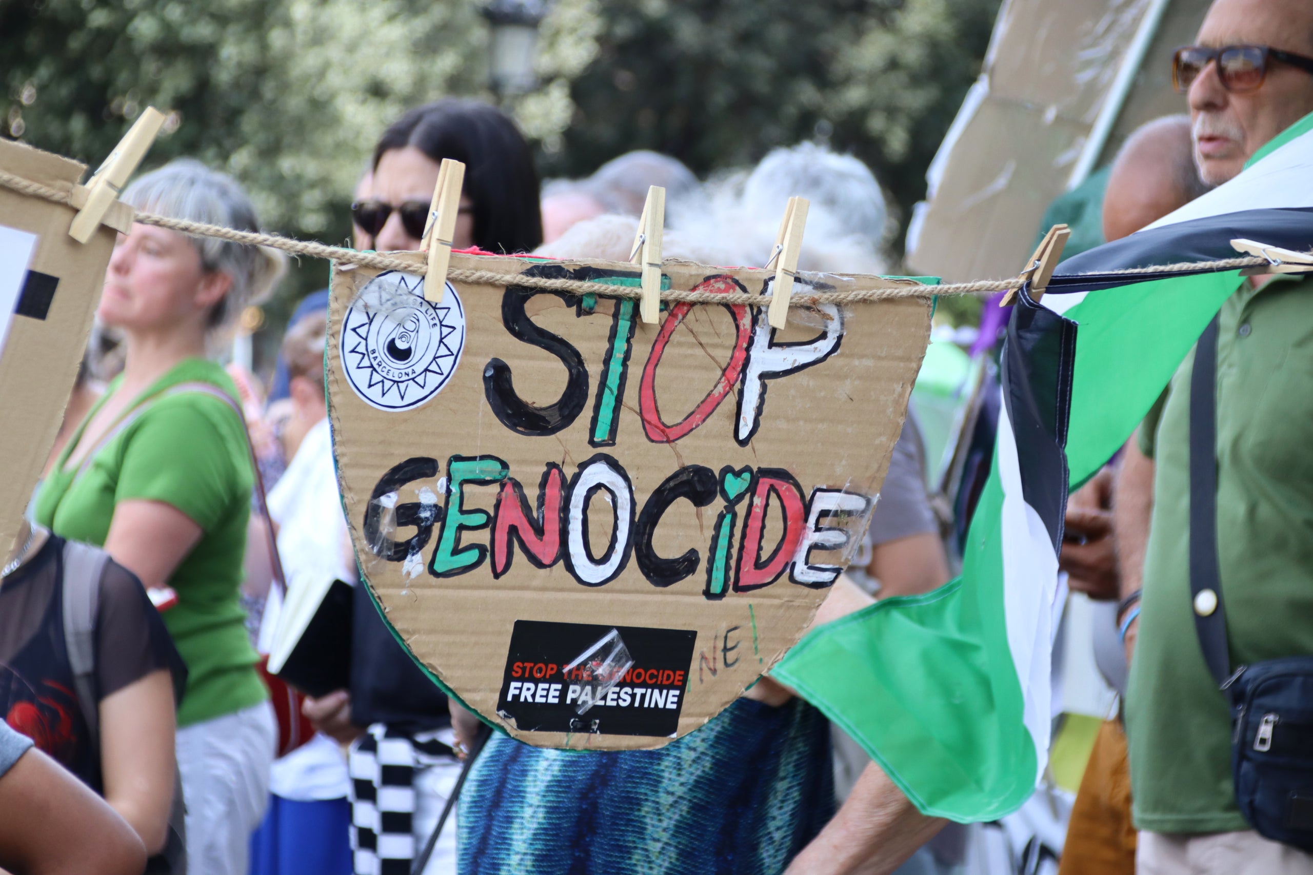 Cartell reclamant l'aturada del genocidi a Gaza / ACN (Mariona Puig)