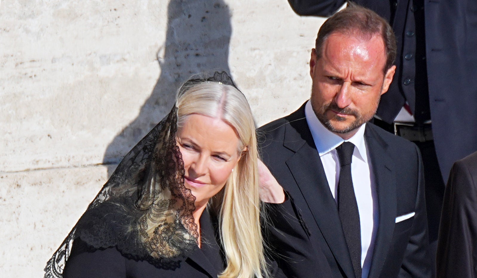 El fill de Mette-Marit de Noruega s'enfronta a 32 càrrecs - Europa Press