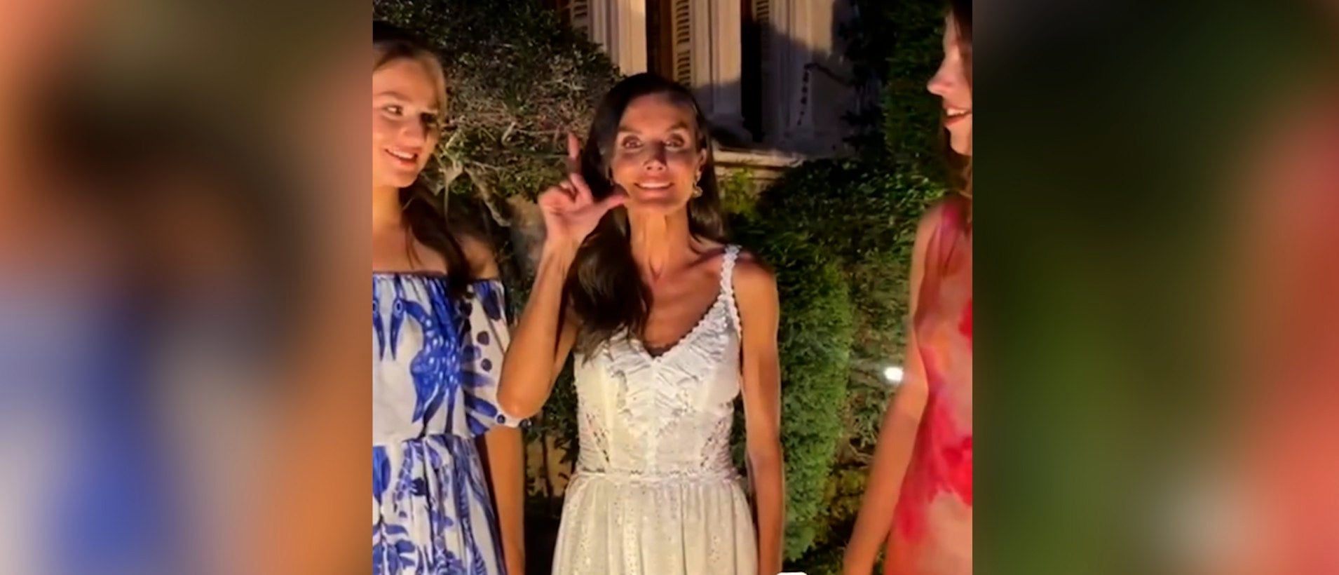 Mofes al vídeo de Letícia, Elionor i Sofia parlant llenguatge de signes - Instagram