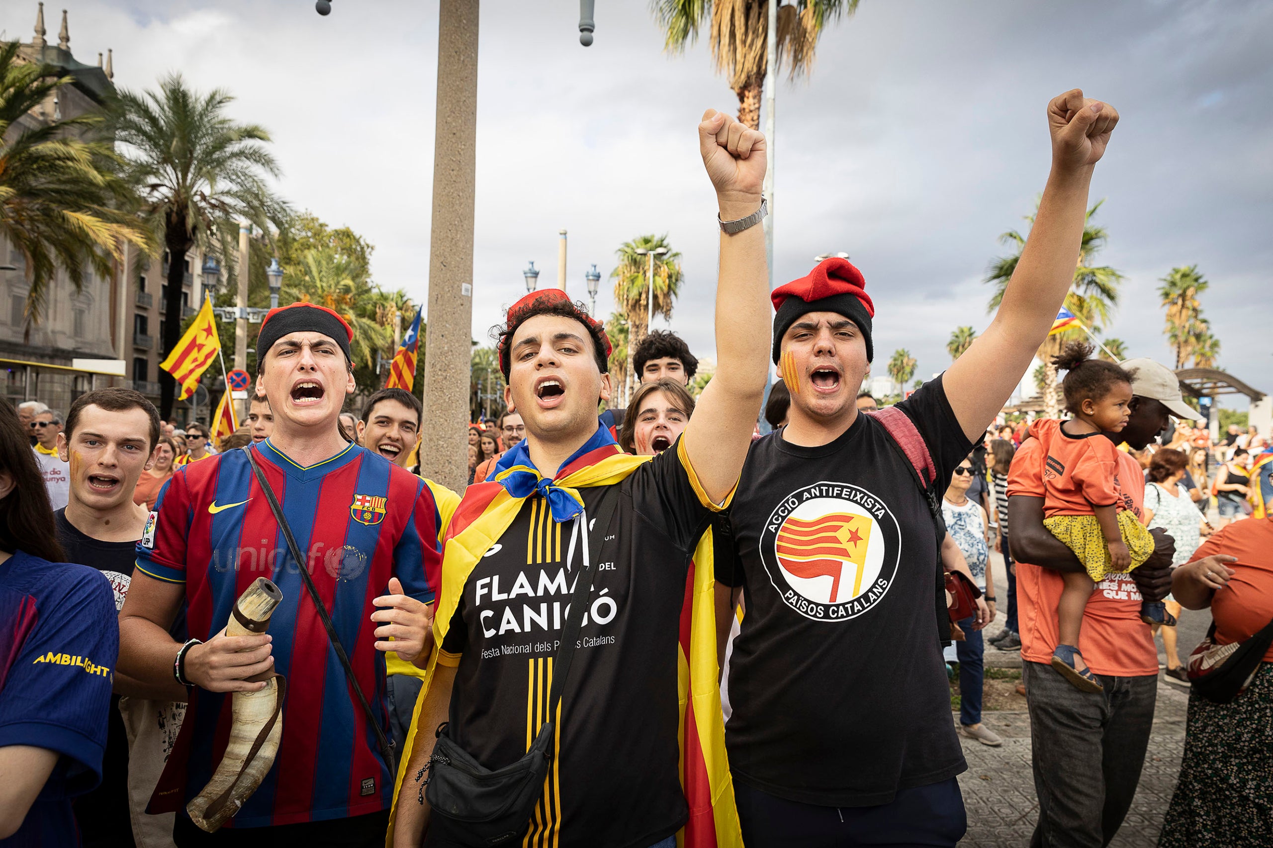 Els més joves no s'han volgut perdre la manifestació per la Diada Nacional de Catalunya al passeig Colom de Barcelona. | Jordi Play