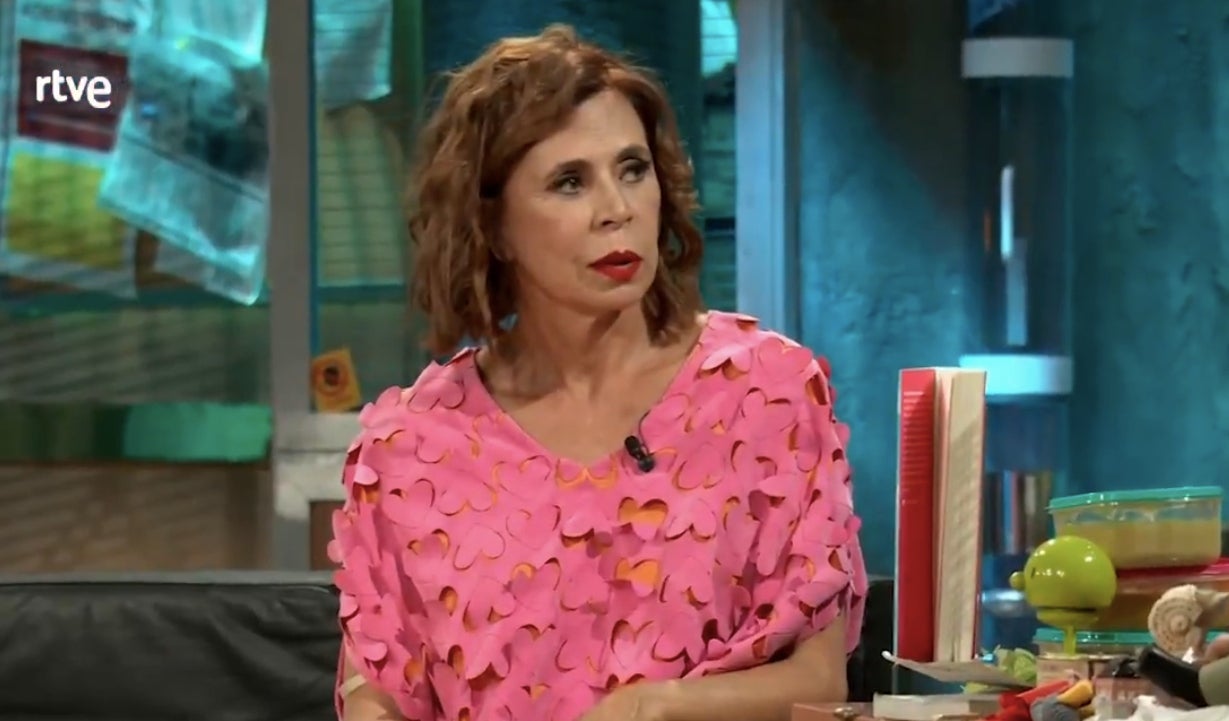 Ágatha Ruiz de la Prada evita una de les preguntes de David Broncano a 'La Revuelta' | RTVE