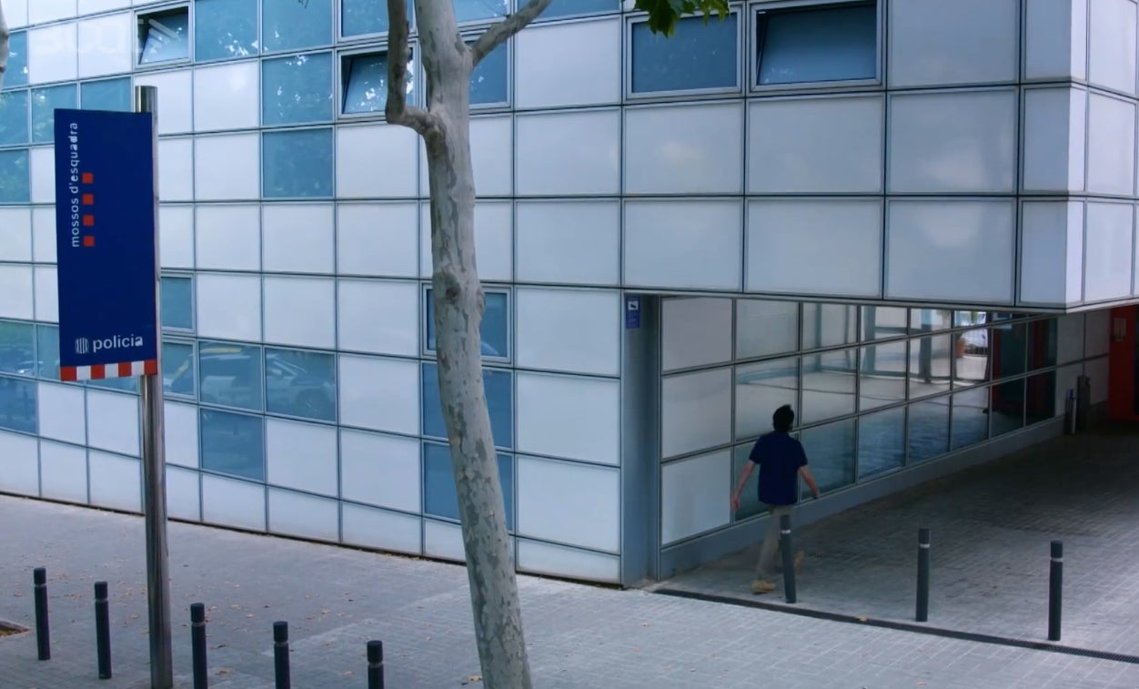 El Toni entra a la comissaria dels Mossos després de confessar-se a 'Com si fos ahir' | 3Cat