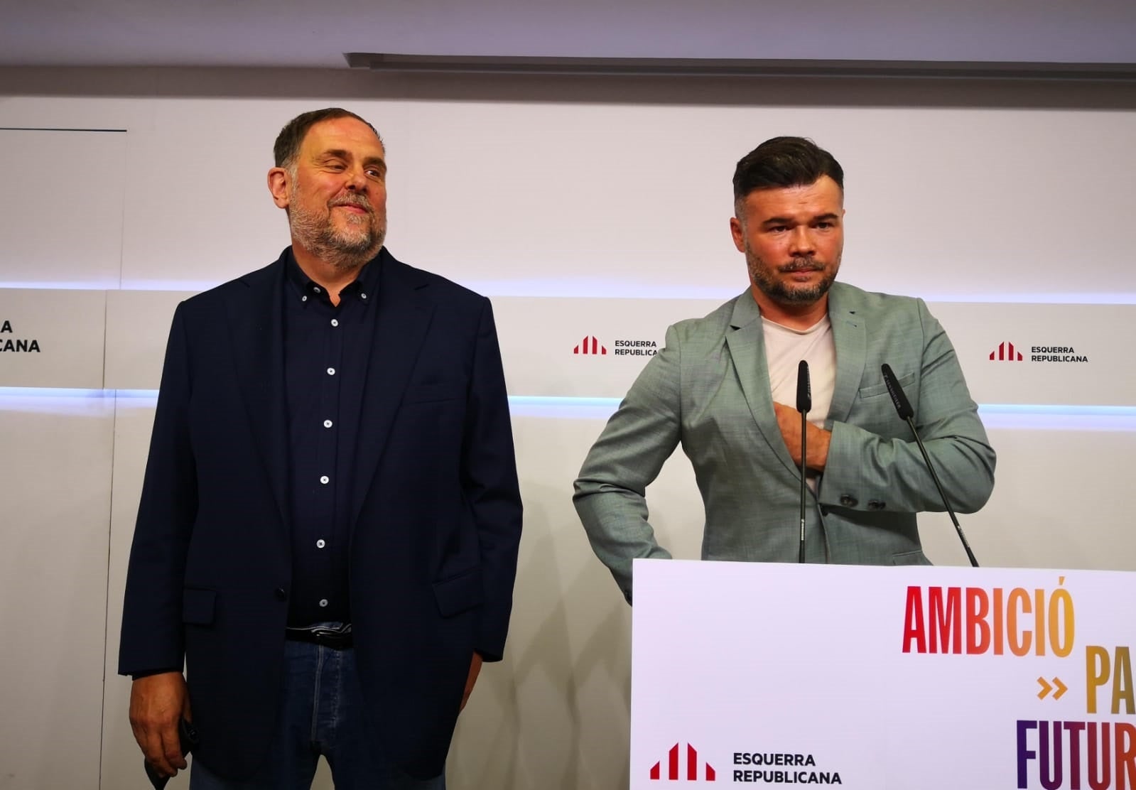 El líder de ERC, Oriol Junqueras, y el portavoz del partido Congreso, Gabriel Rufián, en rueda de prensa / Europa Press