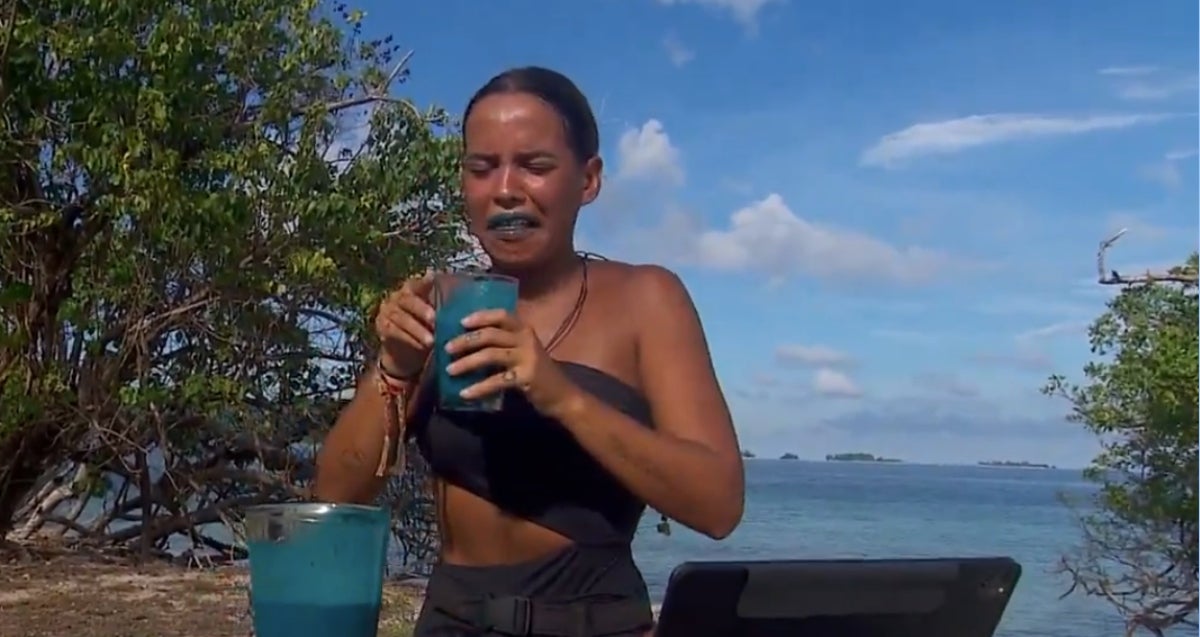 Gloria Camila beu una barreja estranya per aconseguir una recompensa a 'Supervivientes' | Telecinco