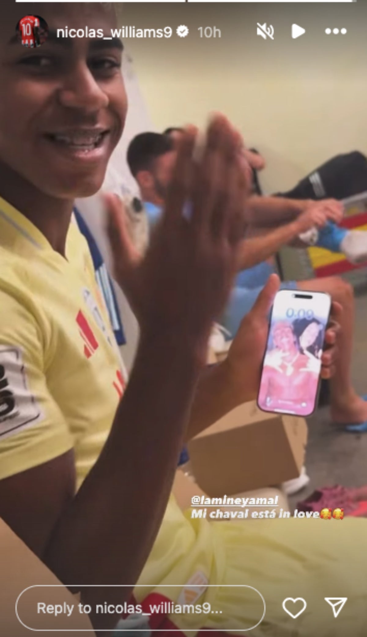 Lamine Yamal ensenya la imatge de fons de pantalla amb Nicki Nicole | Instagram