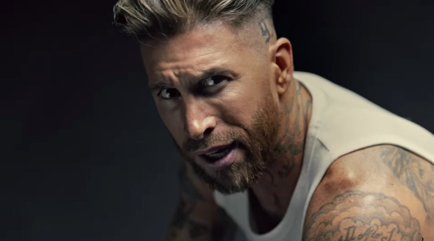 Sergio Ramos debuta como cantante en un tema dedicado al Real Madrid - Youtube
