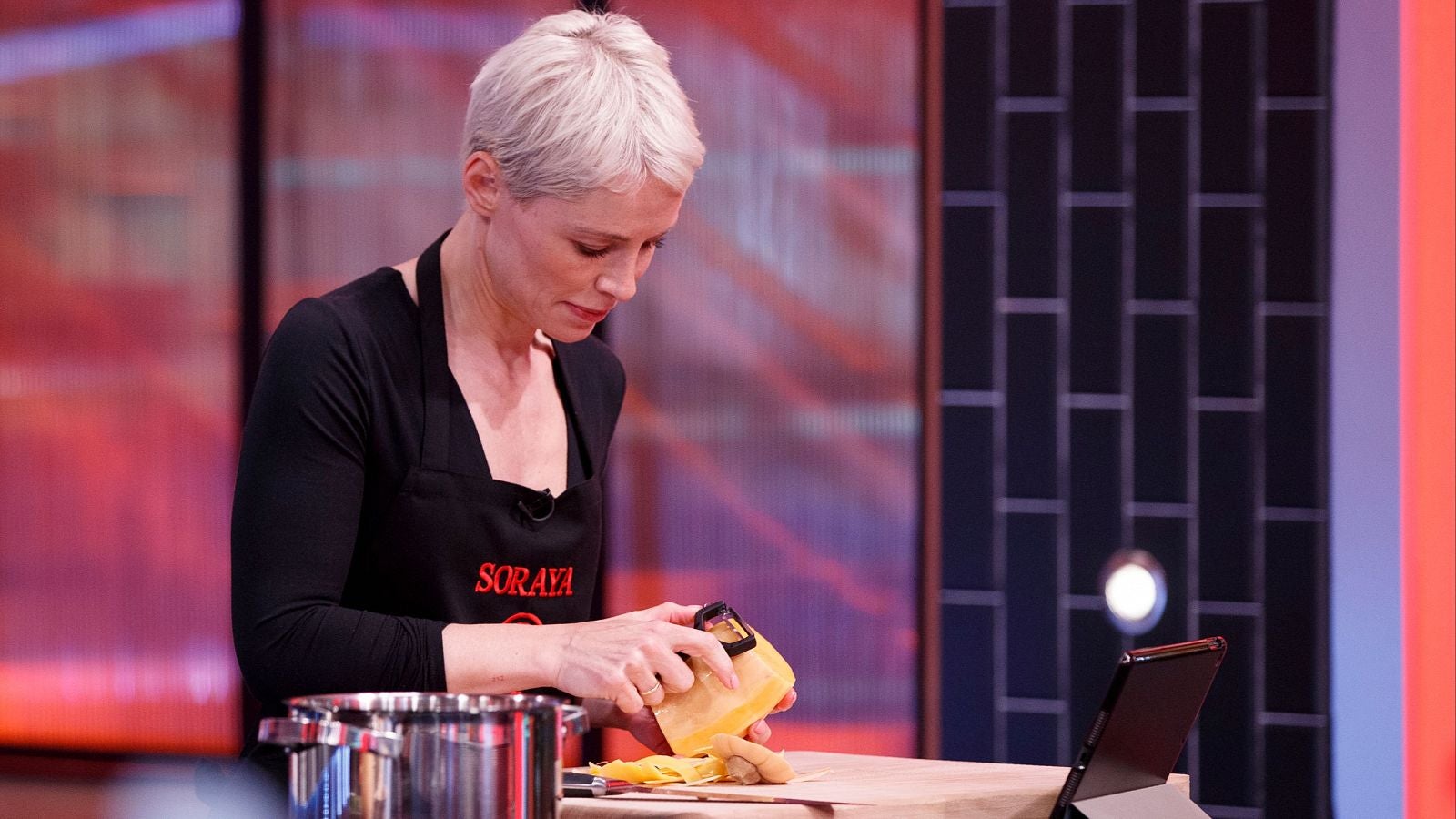 Soraya, expulsada de 'Masterchef' por culpa de la traición de un compañero - TVE