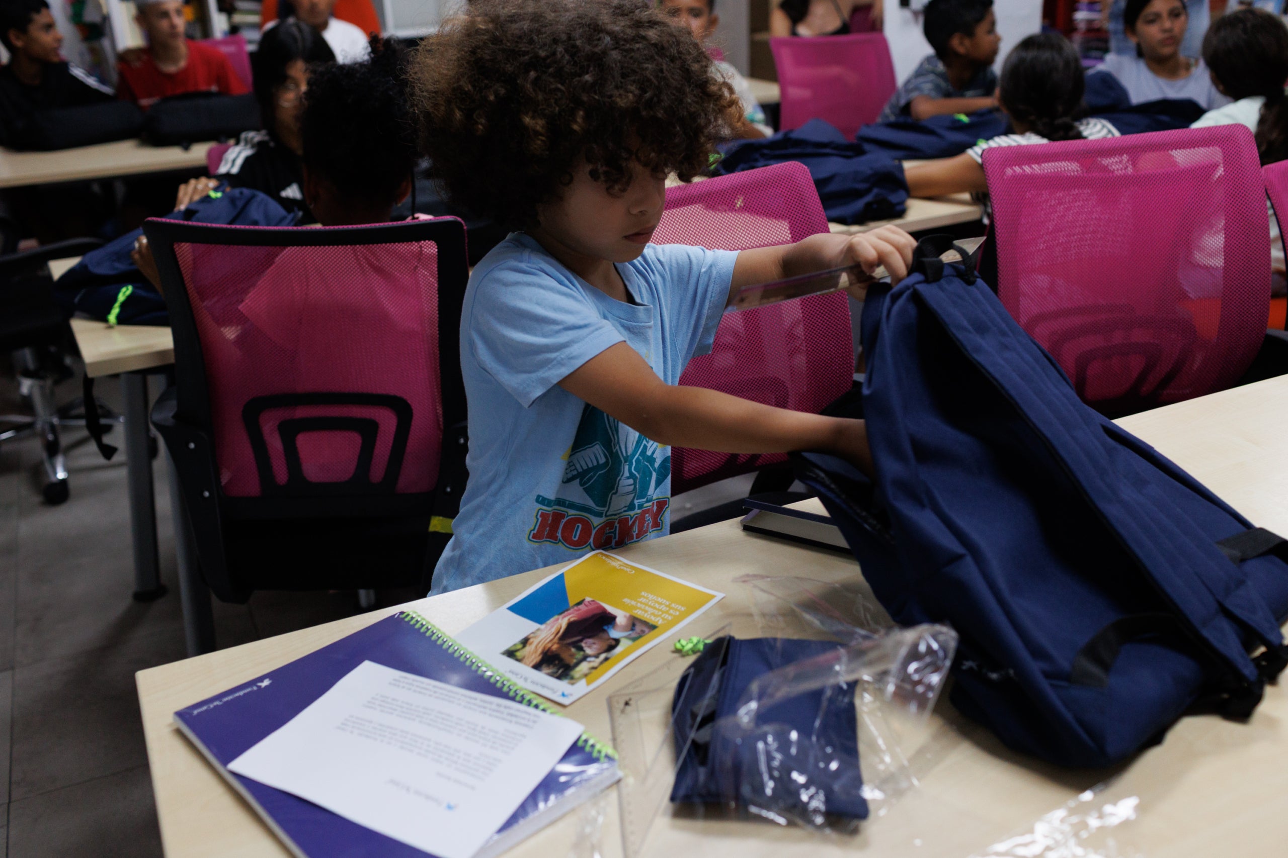 CaixaProinfància ofereix serveis com ara reforç educatiu, atenció psicològica, logopèdia, tallers familiars i activitats de lleure i temps lliure, així com ajuts per cobrir necessitats bàsiques com l'alimentació, la higiene i l'equipament escolar. Foto: © Arturo Cuenca / FLC