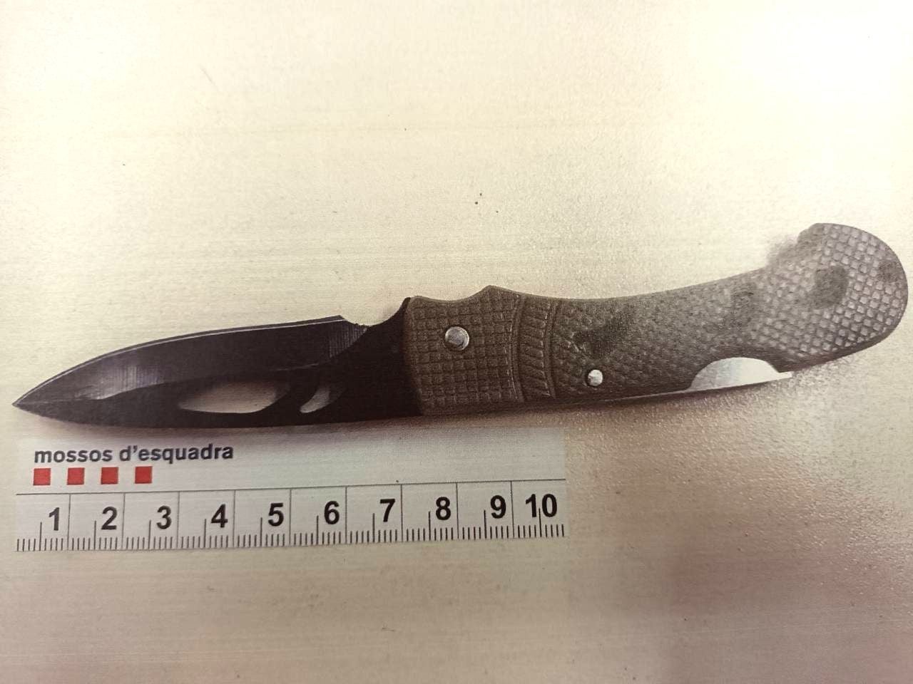 Una navaja intervenida por los Mossos d'Esquadra que se considera un arma blanca/Mossos