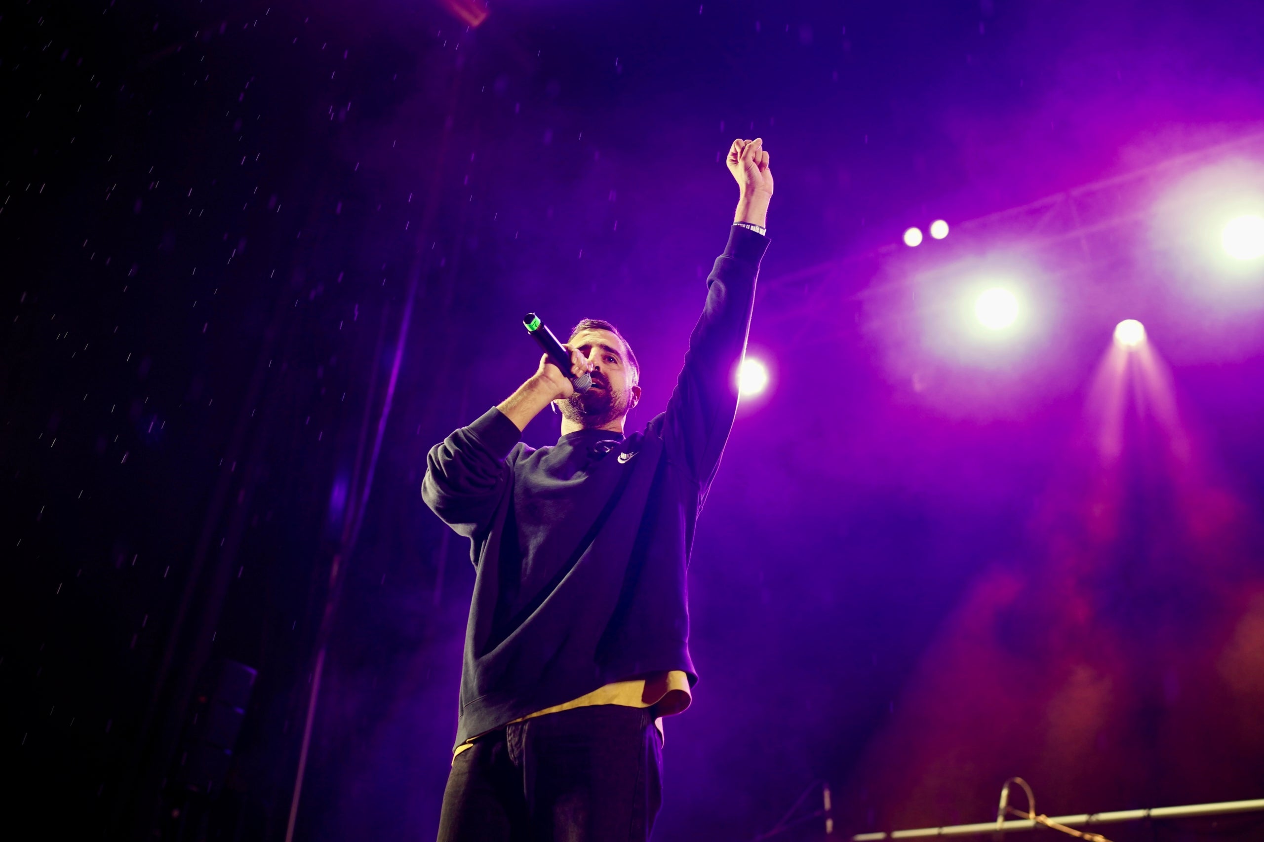 El cantant de La Fúmiga durant el concert Catalunya amb el País Valencià

| Joan Mateu Parra (ACN)