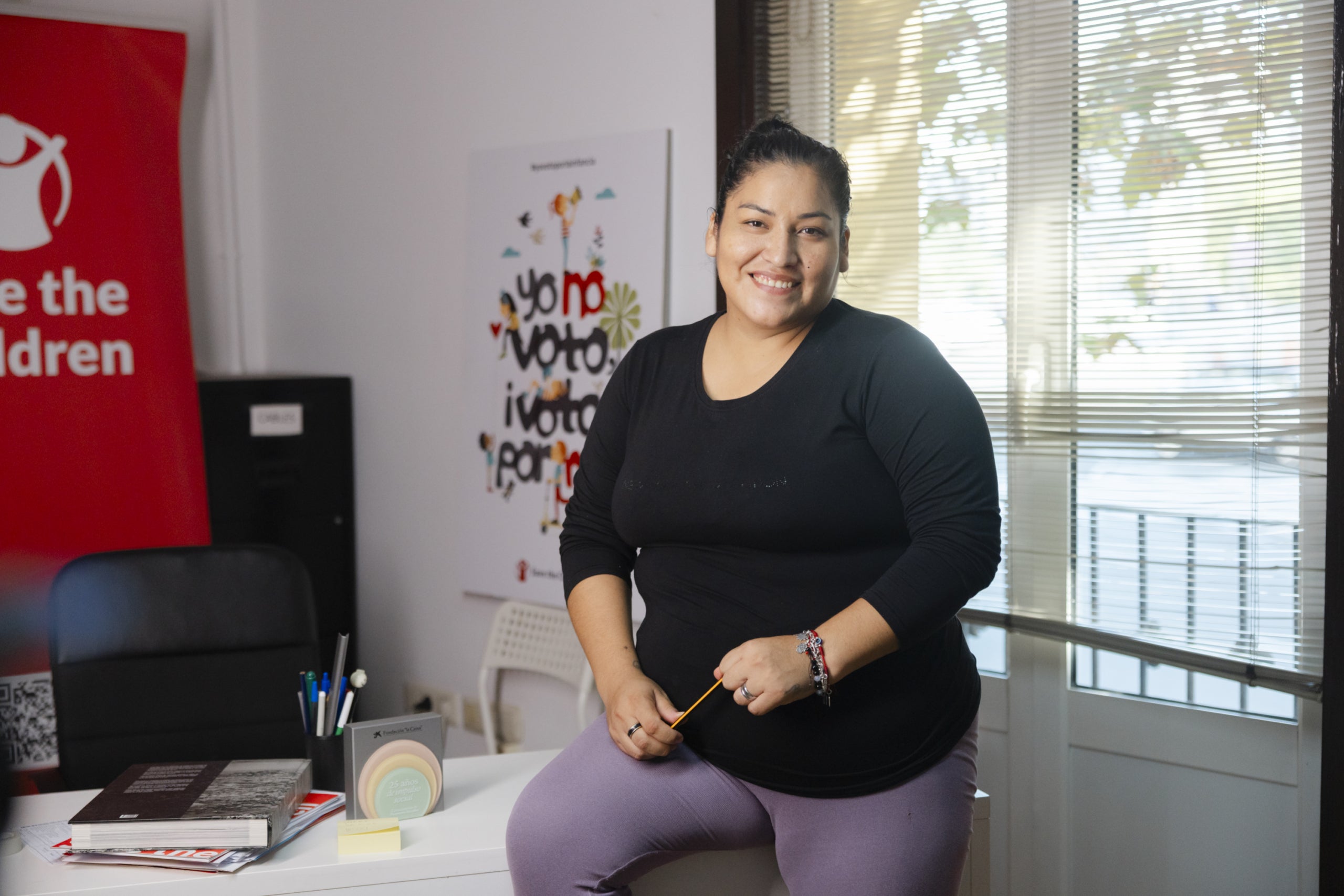 Blanca Adela Flores Menéndez és mare de tres fills i beneficiària de CaixaProinfància a través de Save the Children. © Silvia Villar. Fundació ”la Caixa”