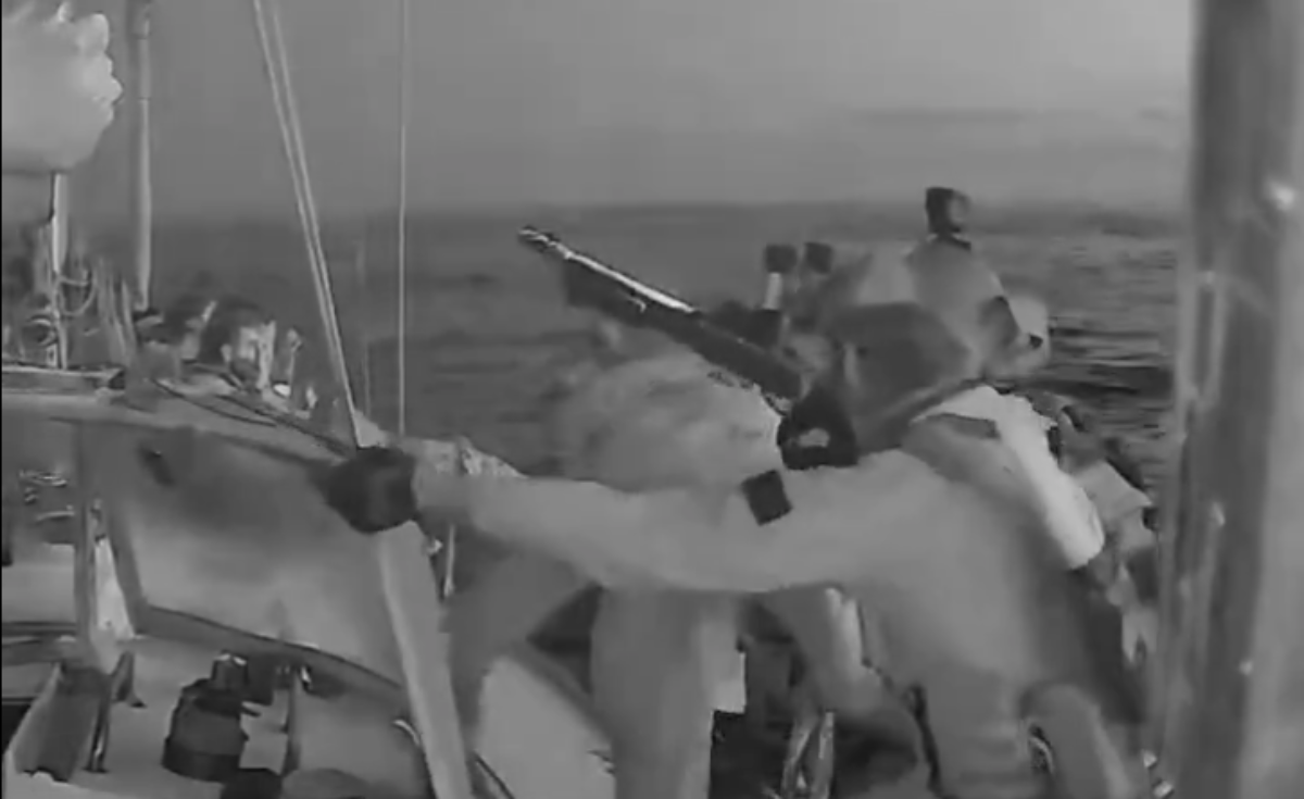 Soldats israelians aborden una de les embarcacions de la Flotilla / Global Sumud Flotilla 
