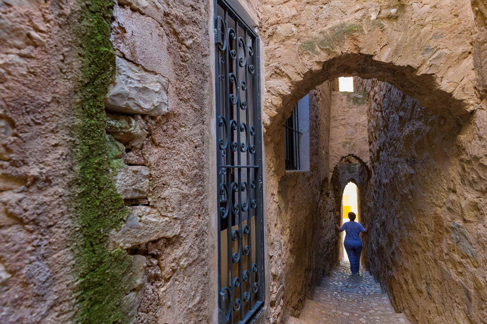 Imatge del carrer dels Jueus de Sarral, el carrer més estret de Catalunya / Ajuntament de Sarral