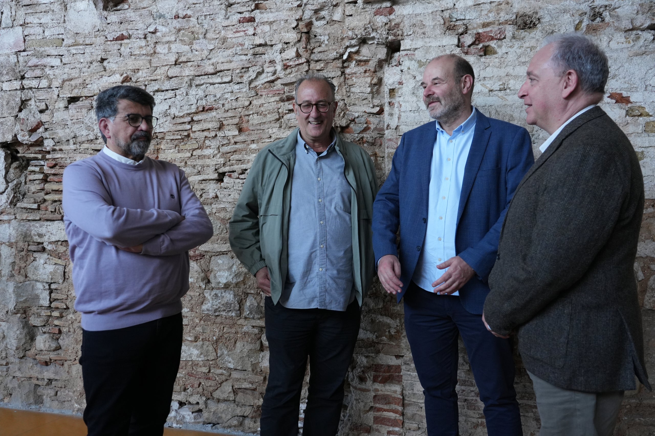 Els representants d'Òmnium Cultural, Accent Obert i Plataforma per la Llengua, a la presentació de la campanya per impulsar la llengua als dispositius digitals / Eli Don (ACN)