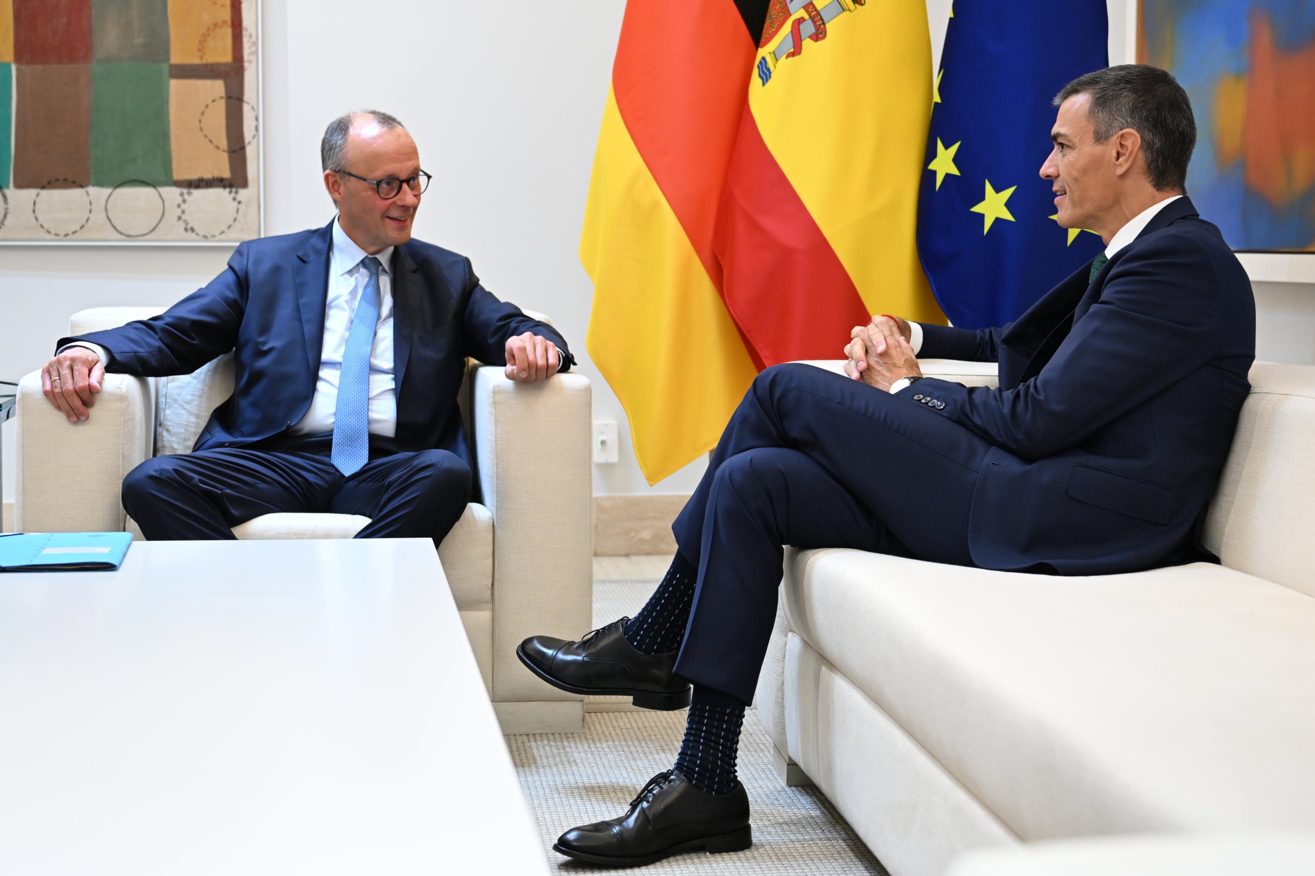 Imagen de archivo del presidente alemán, Friedrich Merz, y el presidente español, Pedro Sánchez, en una reunión reciente / ACN