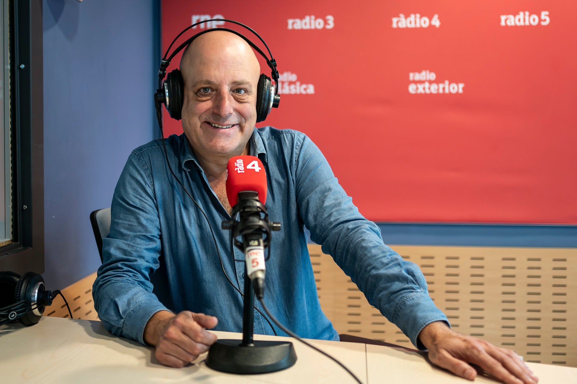 Xavi Freixes, locutor de ràdio nacional. Barcelona 09.10.2025 | Mireia Comas