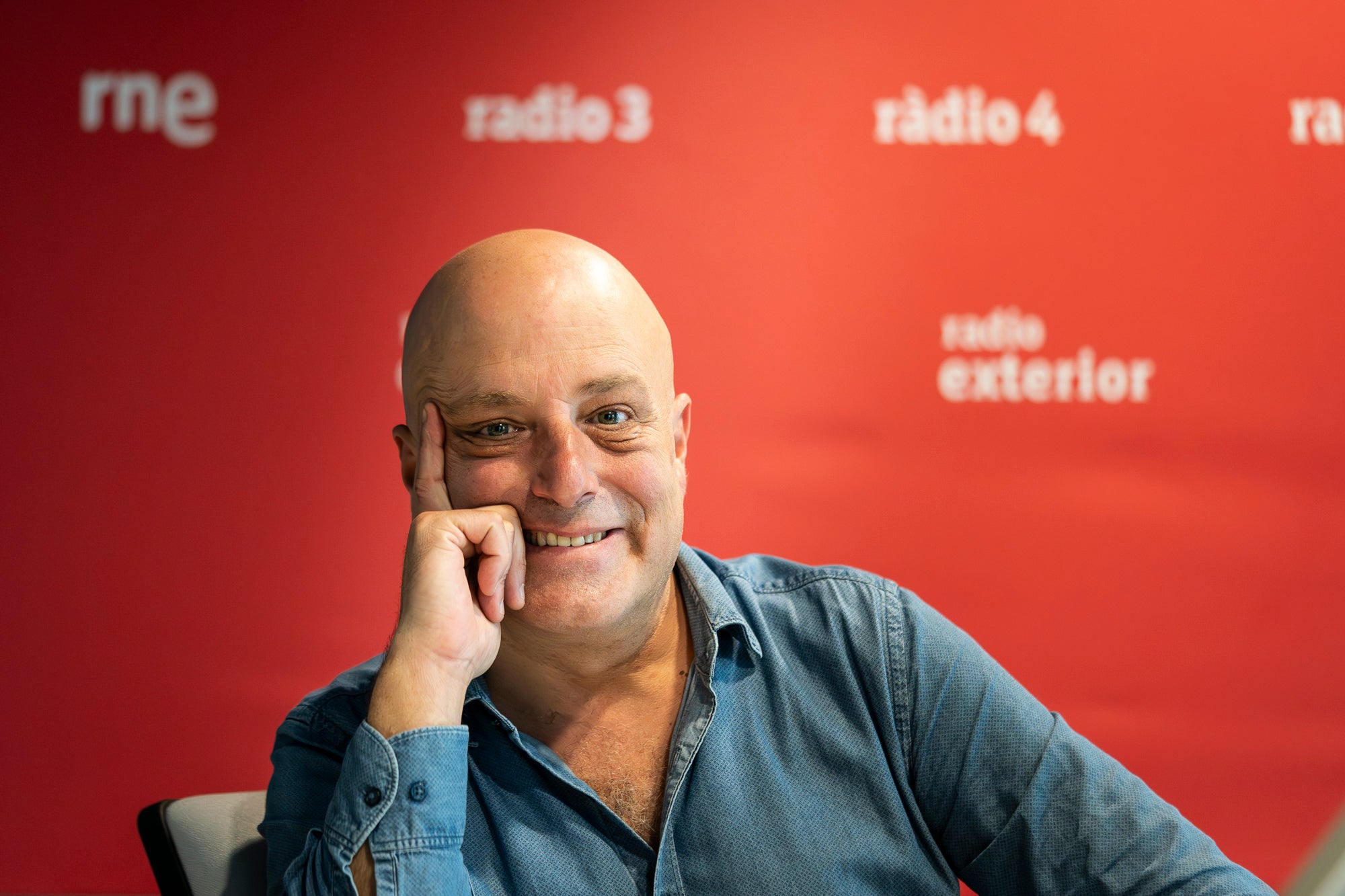 Xavi Freixes, locutor de ràdio nacional. Barcelona 09.10.2025 | Mireia Comas