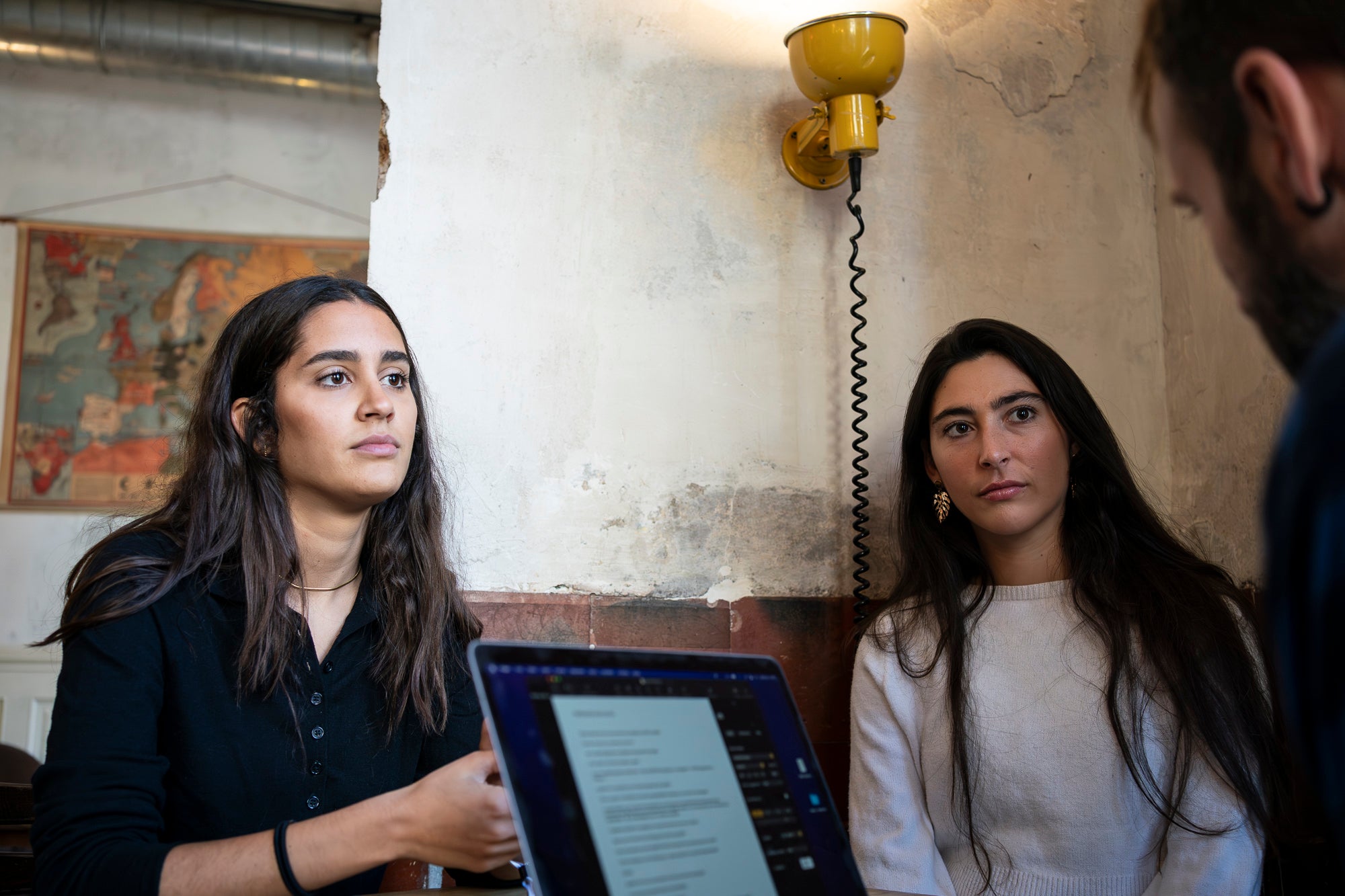 Blanca Roca i Mireia Morales, fundadores de Sos Català. Barcelona 30.10.2025 | Mireia comas