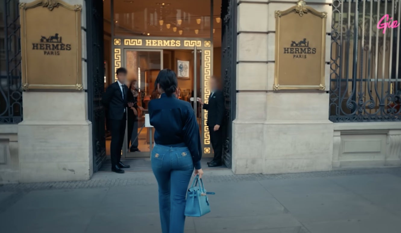Georgina va a Hermès per aconseguir una bossa de mà de luxe | YouTube