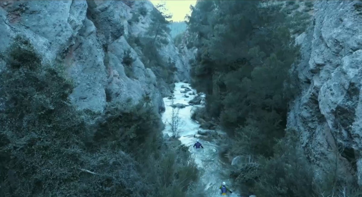 La segona parella eliminada s'ho ha jugat tot en una prova dins un barranc _ 3Cat