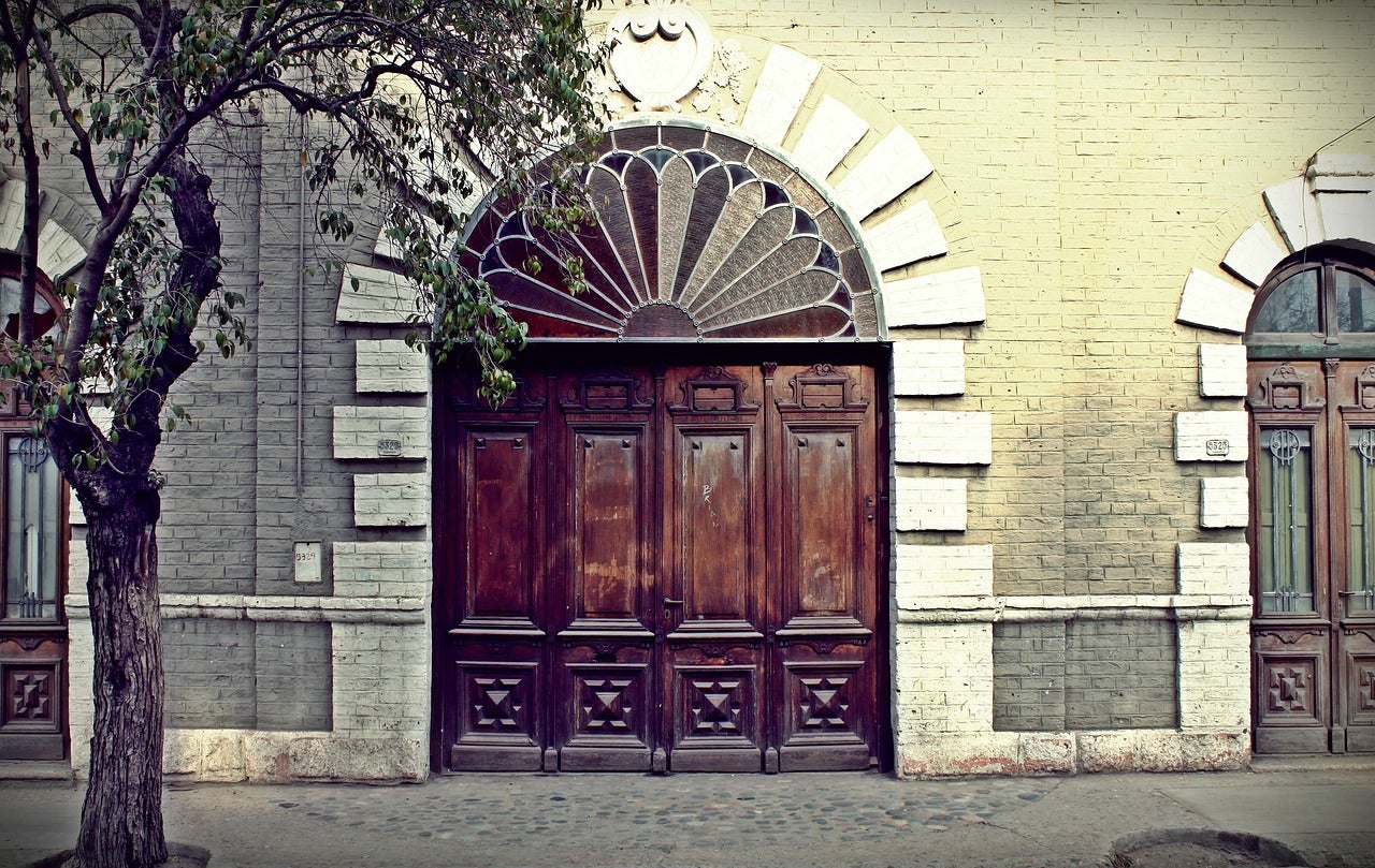 Una puerta antigua / Pixabay