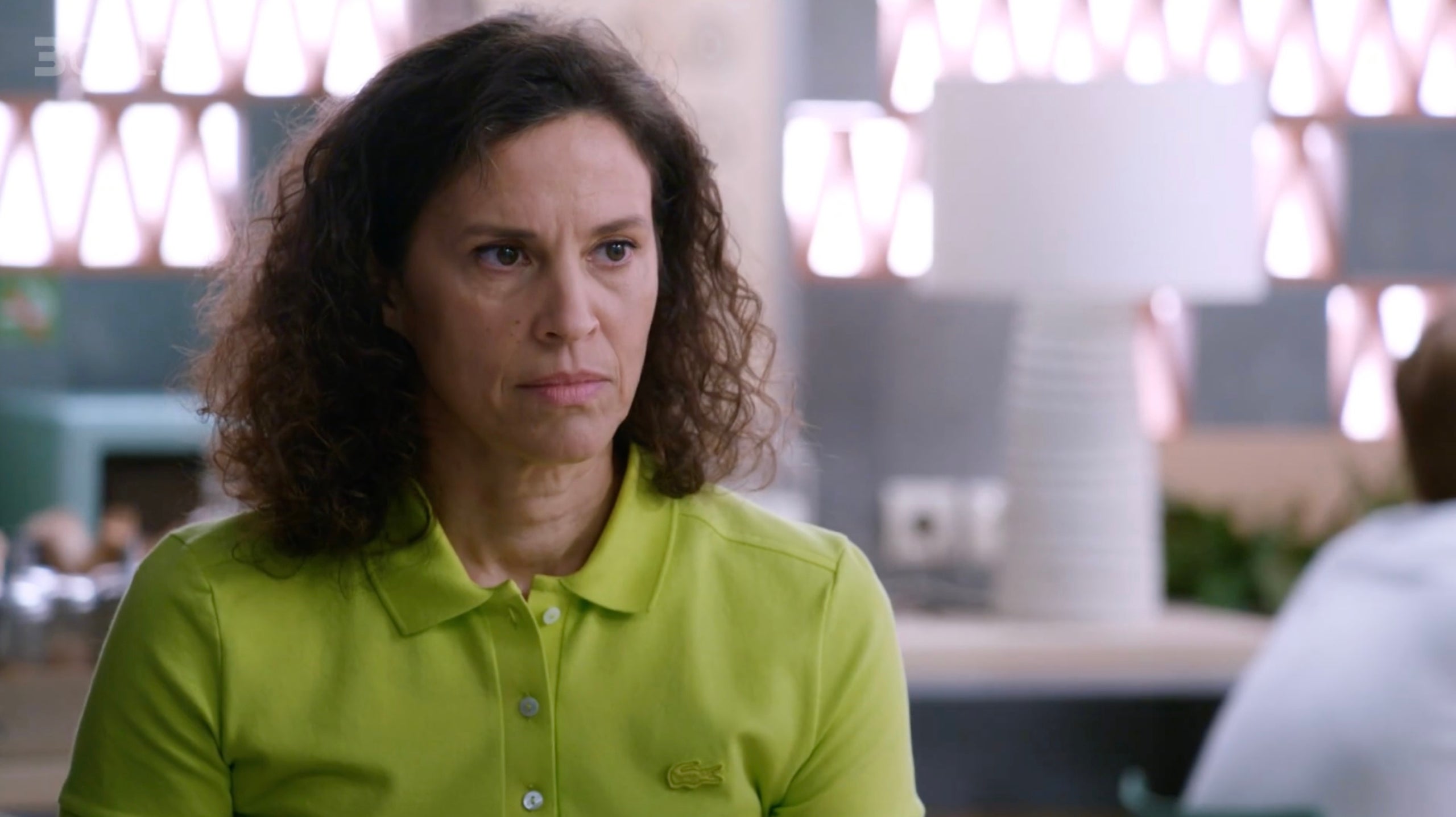 L'Ona (Carmela Poch) en el capítol de 'Com si fos ahir' que acaba amb un petó amb el Francesc / 3Cat