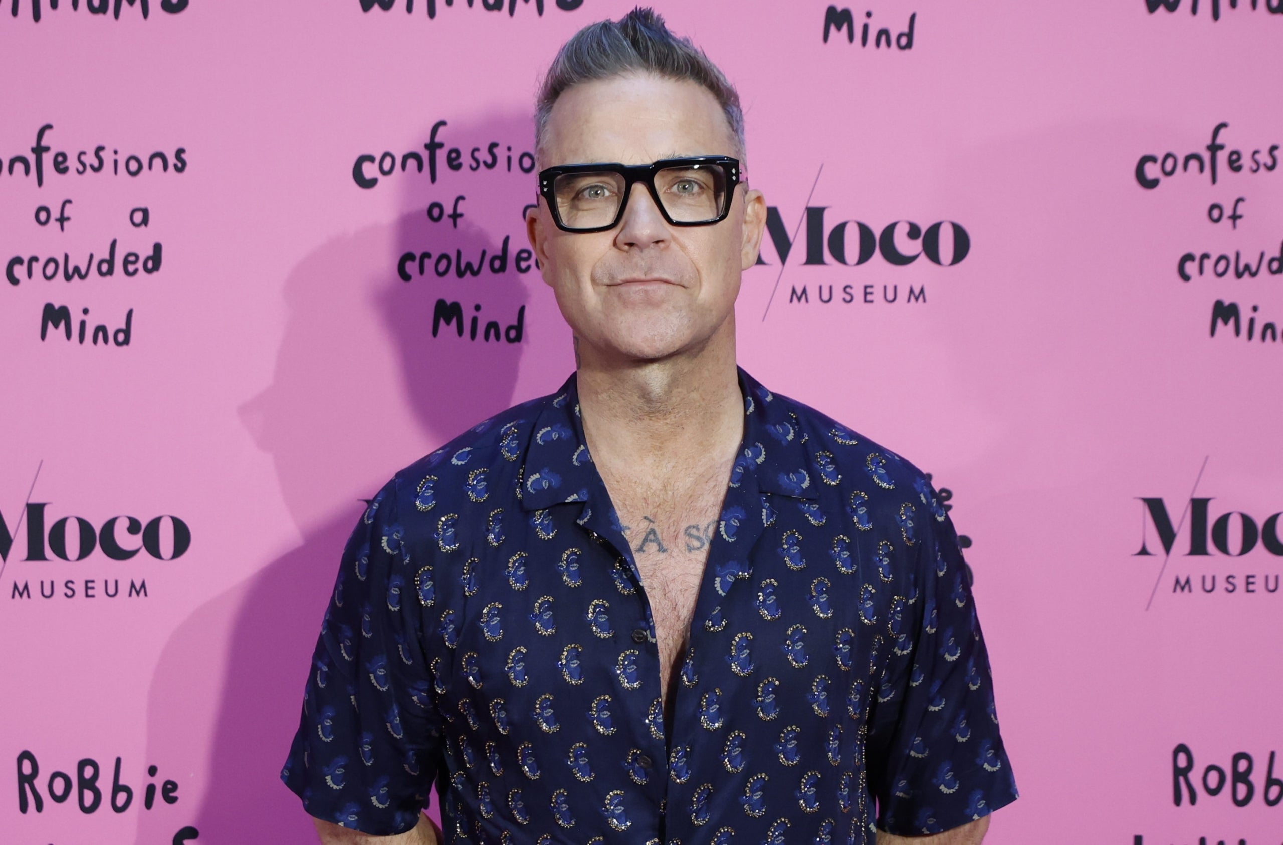 Robbie Williams revela que pateix síndorme de Tourette: què és i com l'afecta? | Europa Press