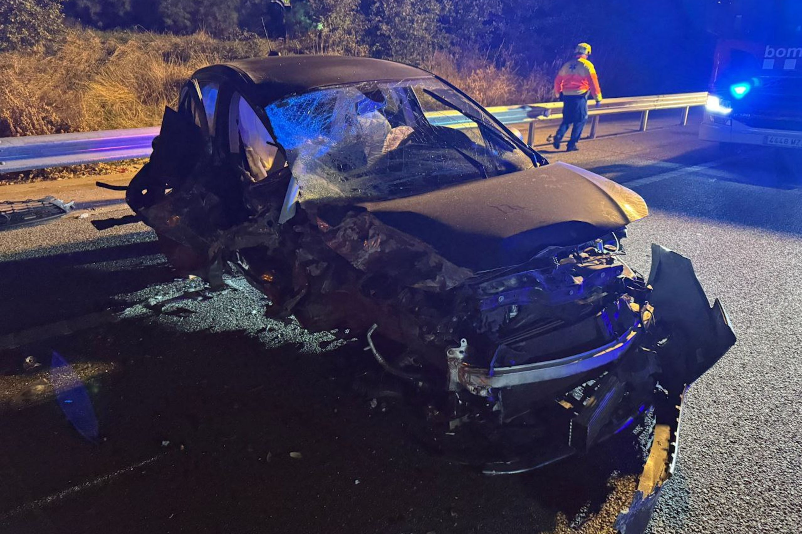 Així ha quedat el cotxe ha provocat un accident després de circular contra direcció per l'AP-7 / ACN