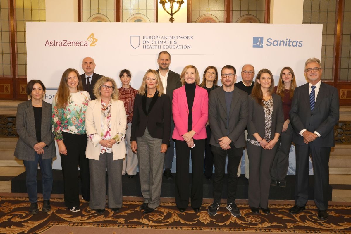 Participants de l'esdeveniment de Enche ‘Formant professionals mèdics per a afrontar els reptes del canvi climàtic’ | Foto de Enche