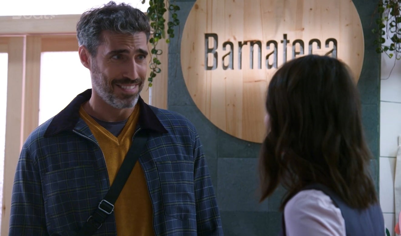 El Hugh arriba a Barcelona i desestabilitza la pau del Quique a 'Com si fos ahir' | 3Cat