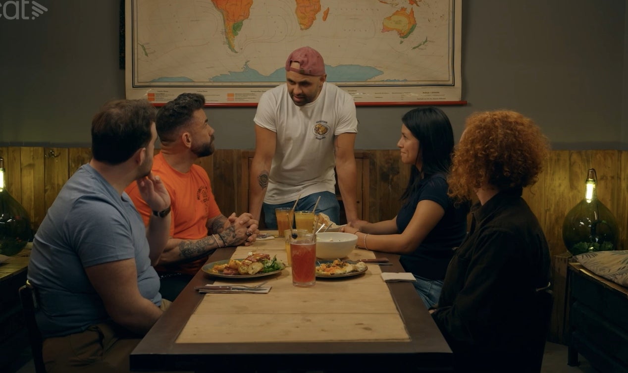 El Juanca ha sortit a donar explicacions sobre la salsa d'un plat a 'Joc de cartes' | 3Cat