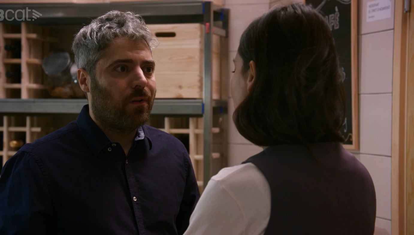 El Quique descobreix la veritat sobre l'aventura de la Cristina i el Hugh a 'Com si fos ahir' | 3Cat.