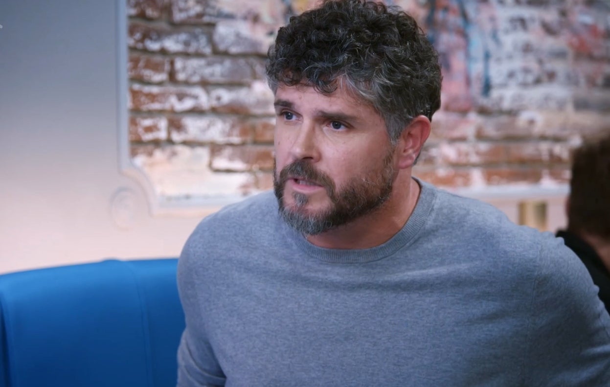 Salva intenta escurar lo que queda de relación con Aina en 'Com si fos ahir' | 3Cat