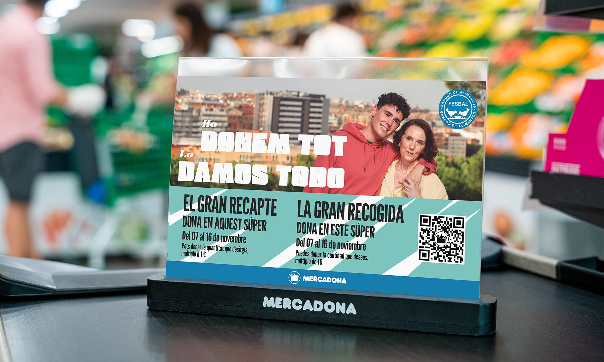 La llamada a participar en el Gran Recapte en uno de los separadores de compra en la línea de cajas de Mercadona / Cedida