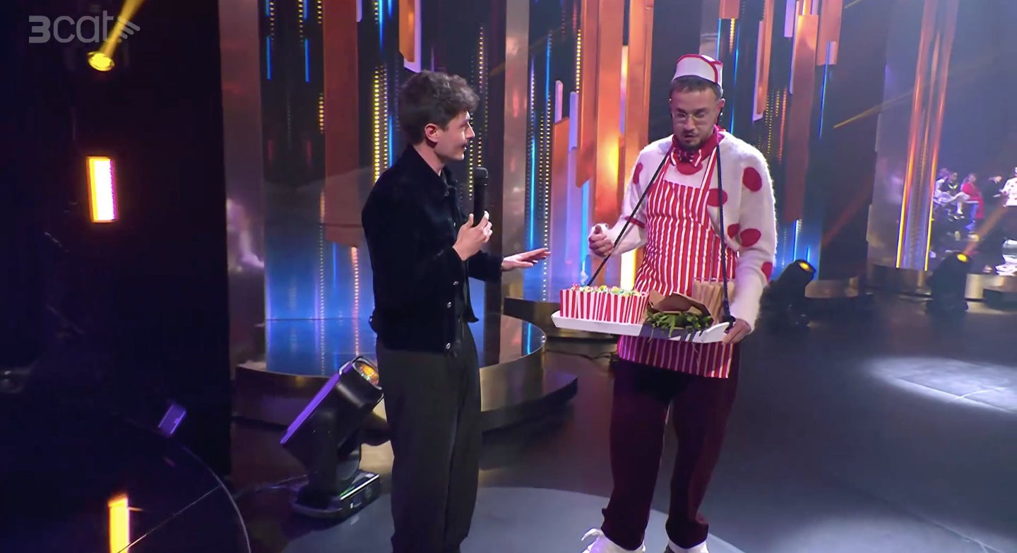 La idea de negoci del Lildami_ Menjar calçots al cinema - TV3