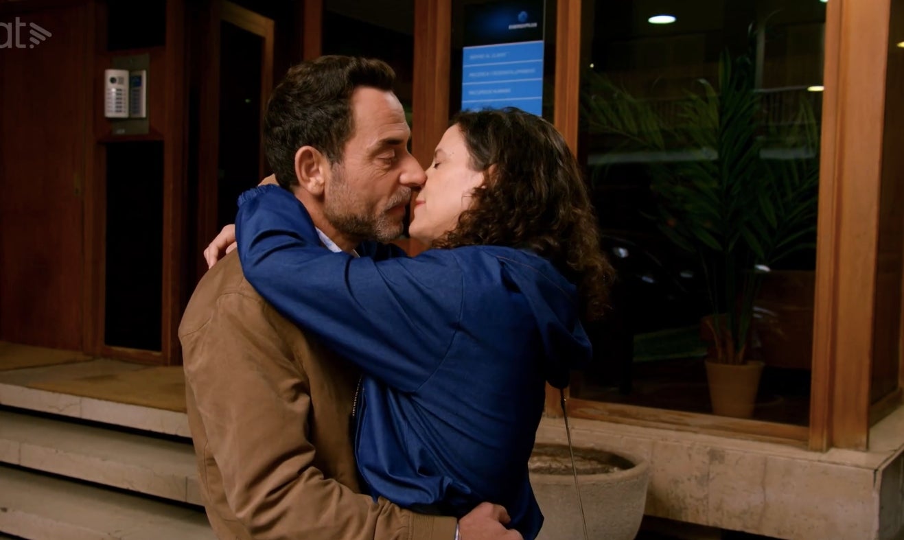 La Sílvia enxampa l'Ona i el Francesc en directe | 3Cat