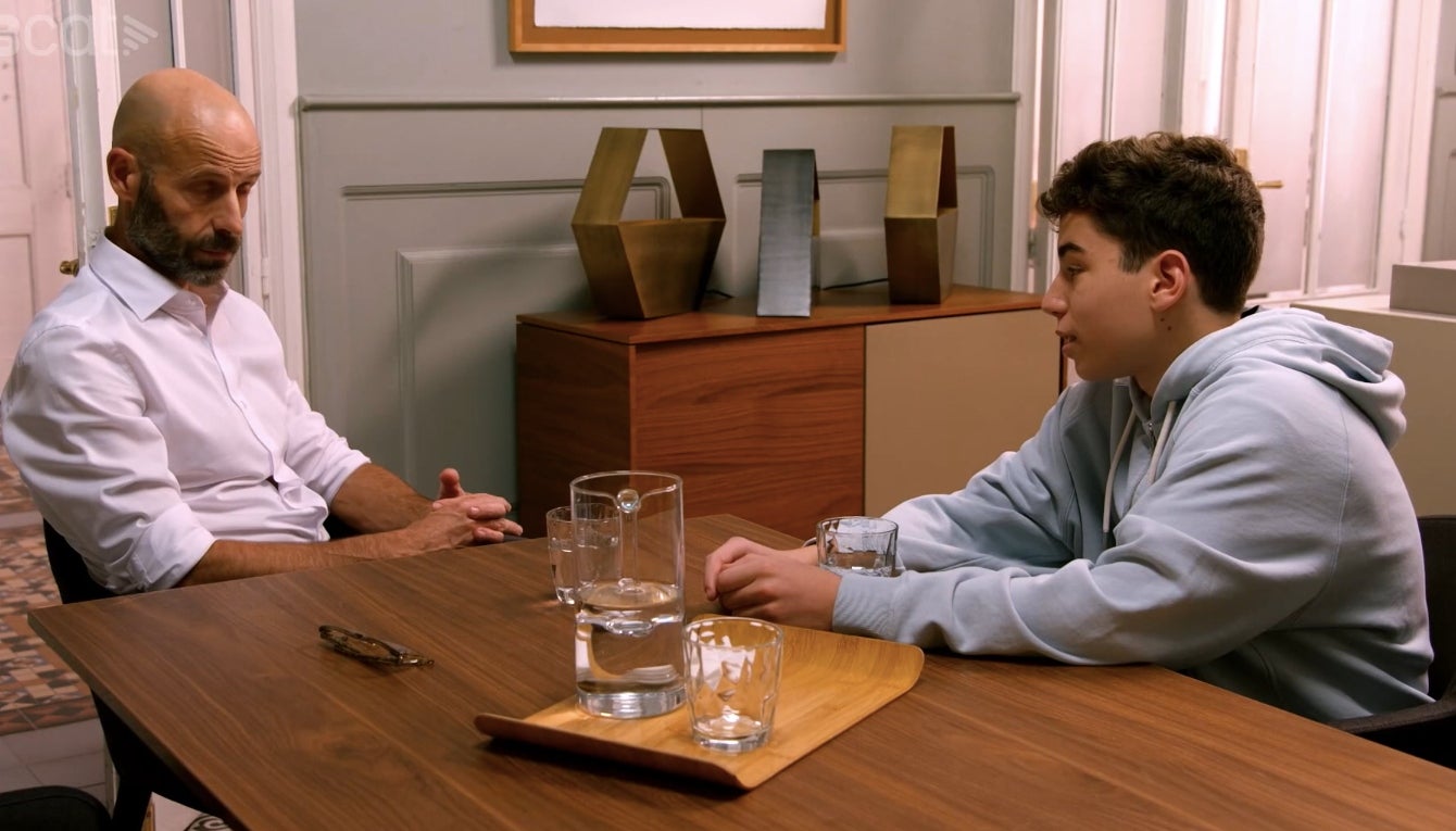 L'Adrià i el Miquel tenen una conversa sobre paternitat a 'Com si fos ahir' | 3Cat.