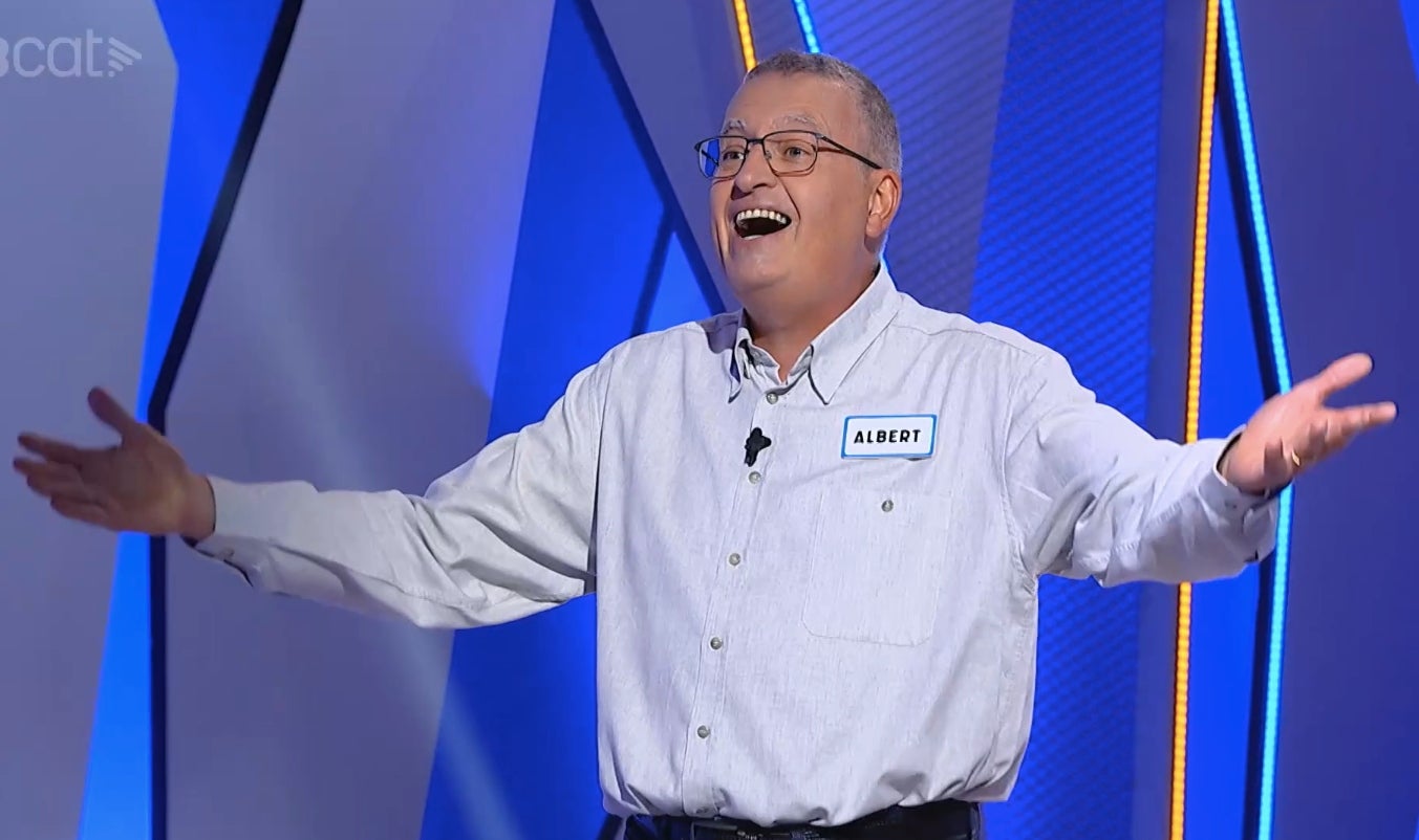  L'Albert demostra una dia més la seva gran afició musical a l'Atrapa'm si pots' | 3Cat.